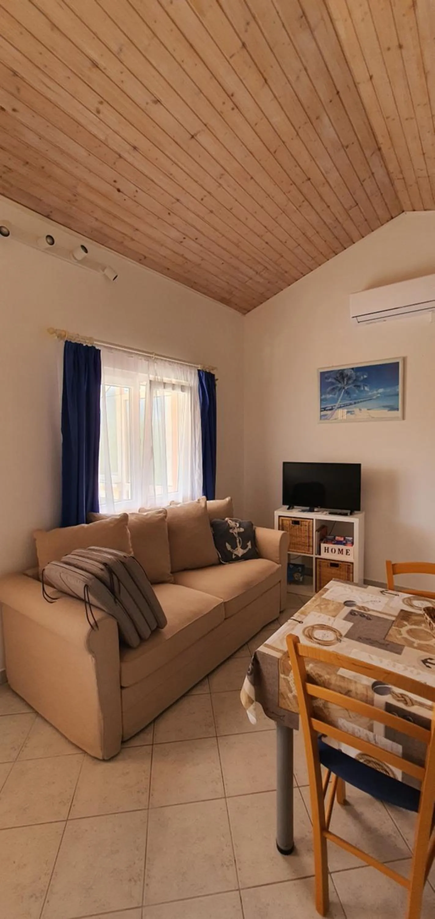 Communal lounge/ TV room in Apartments Anka