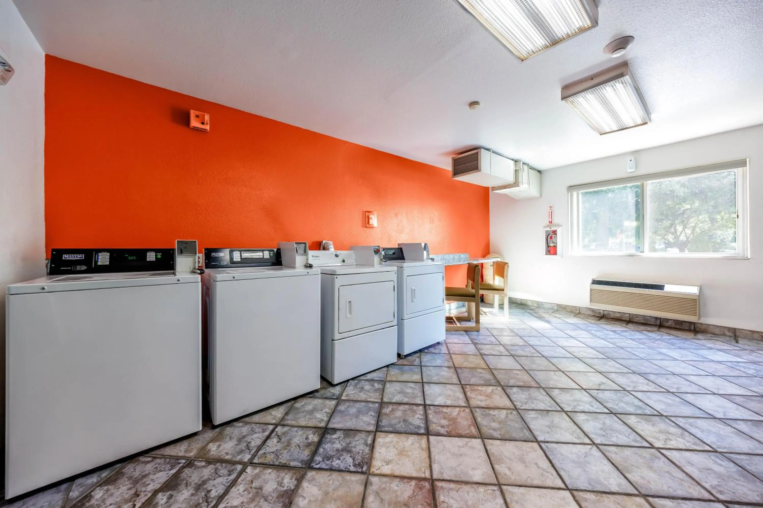 laundry in Studio 6 Seattle, WA Sea Tac Airport South