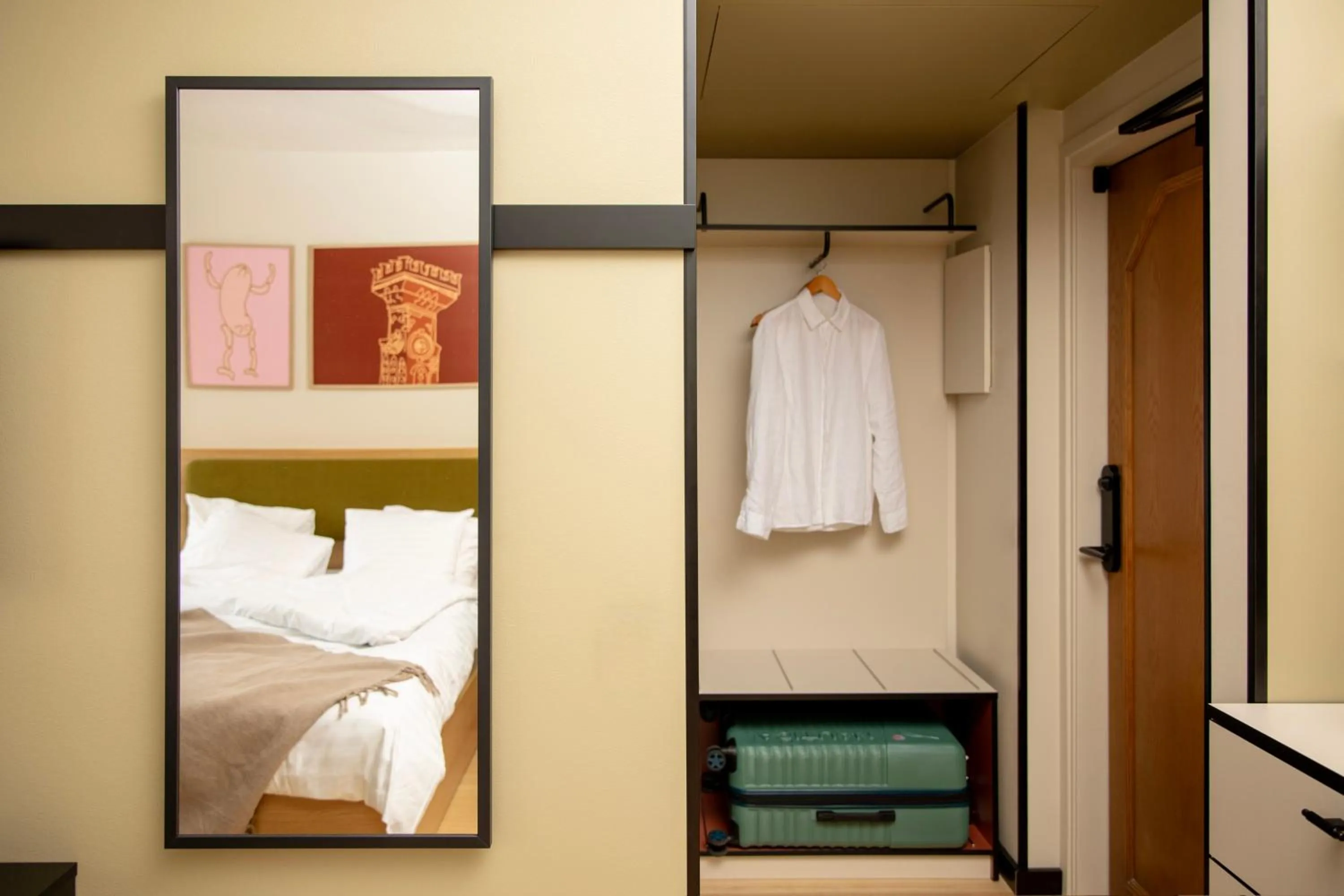 wardrobe, Bed in Bob W Helsinki Kaarti