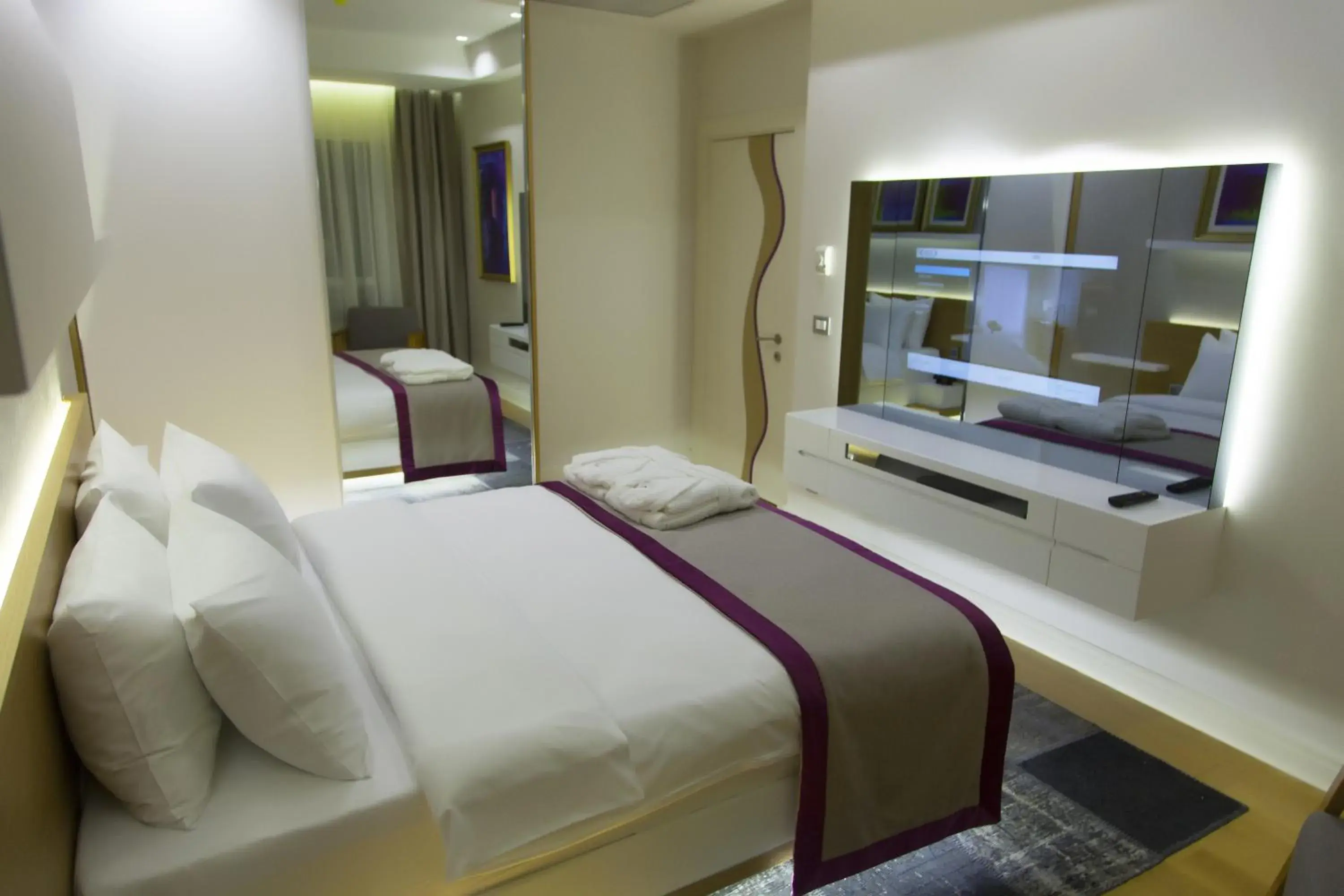 Bedroom, Bed in The Leos Residence Bedroom, Bed in The Leos Residence