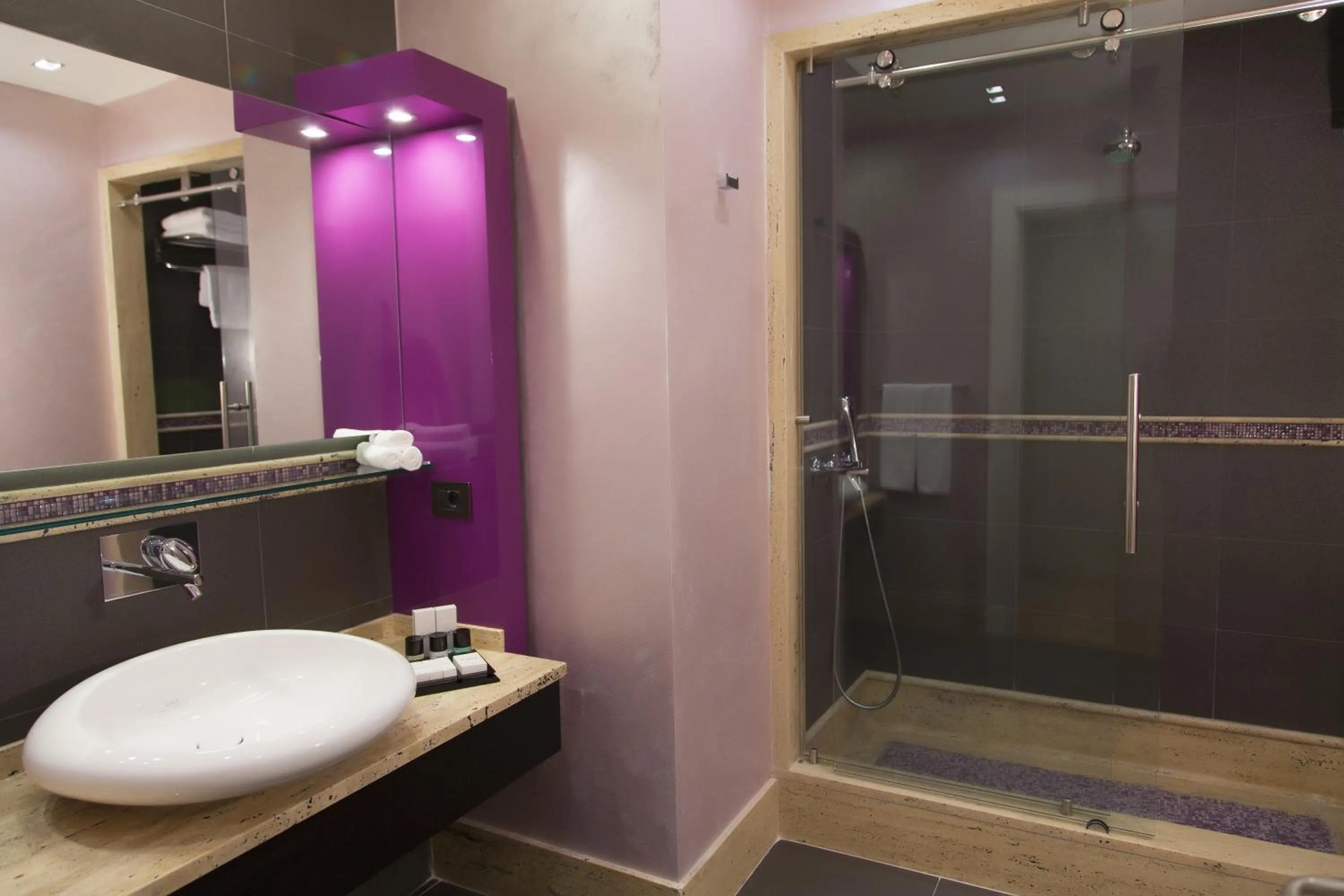 Shower in The Leos Residence