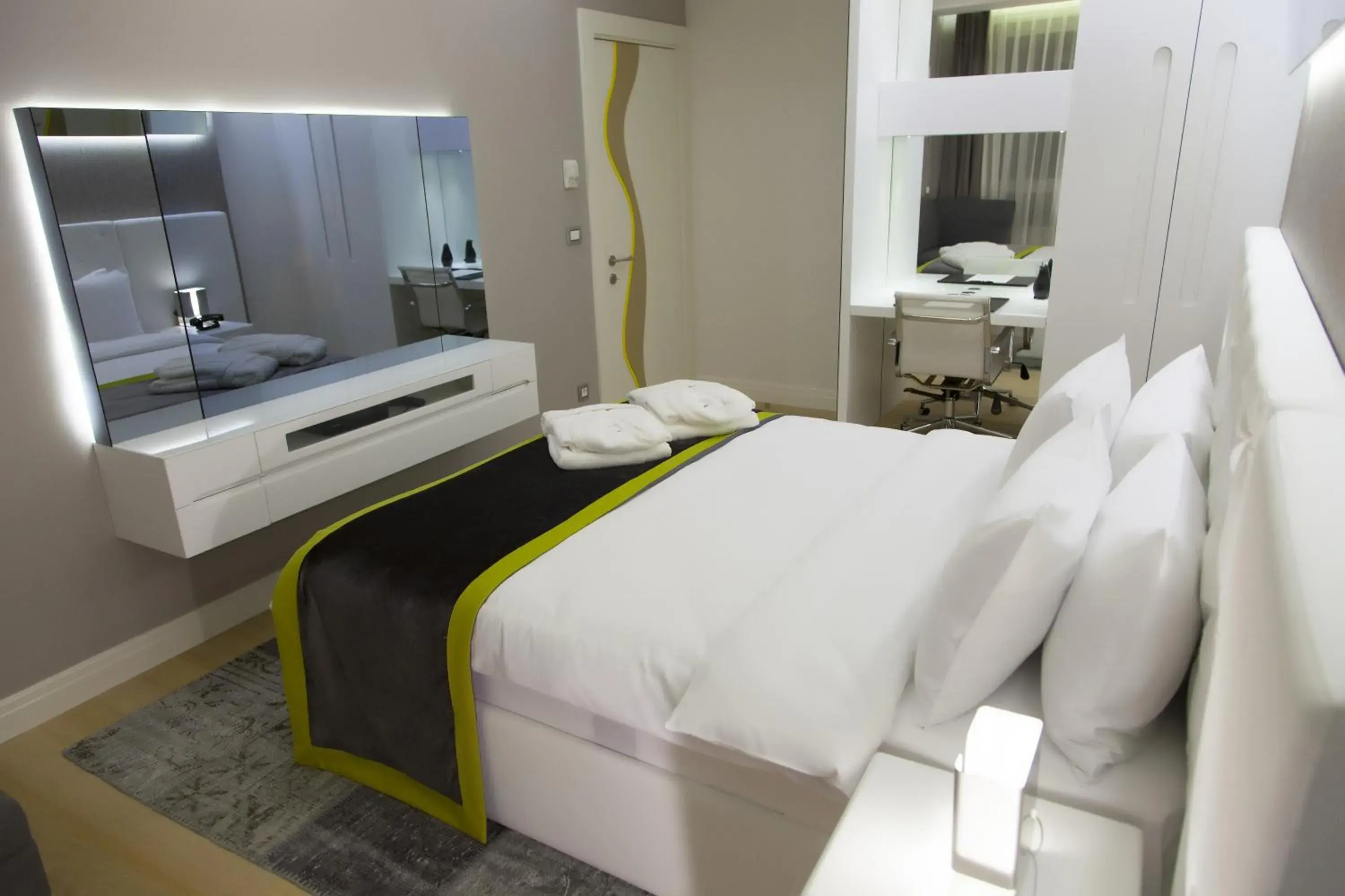 Bedroom, Bed in The Leos Residence Bedroom, Bed in The Leos Residence