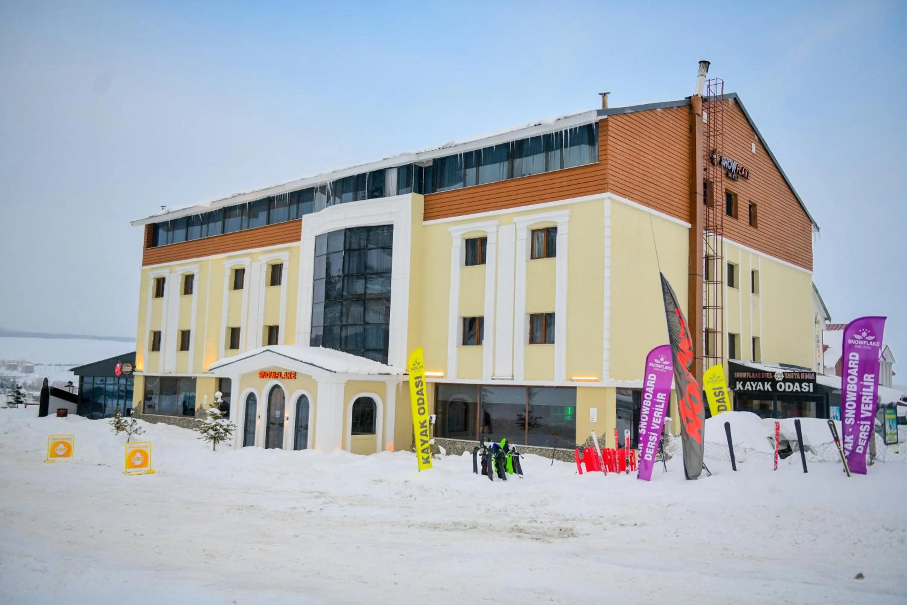 Property building in Snowflake Dag Hotel & SPA