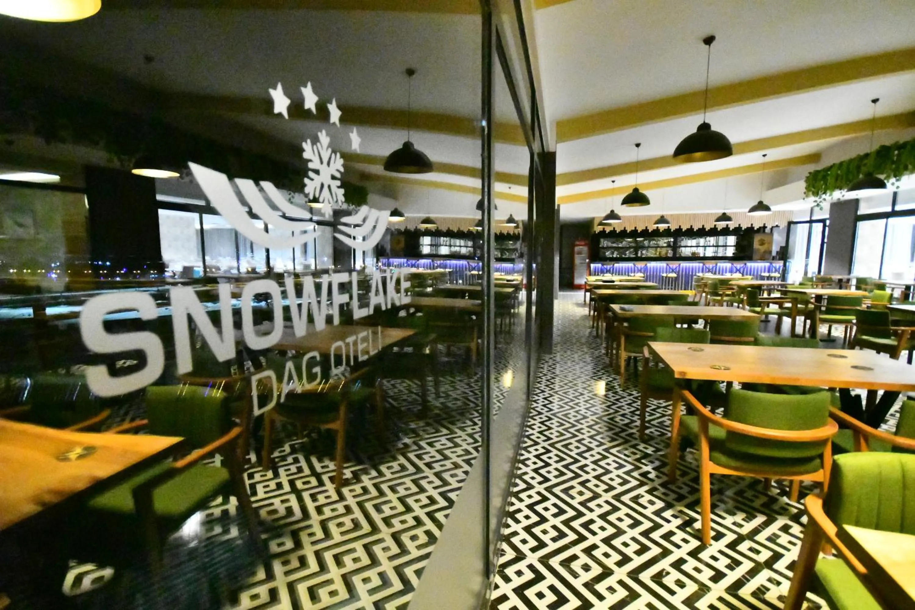 Lounge or bar in Snowflake Dag Hotel & SPA