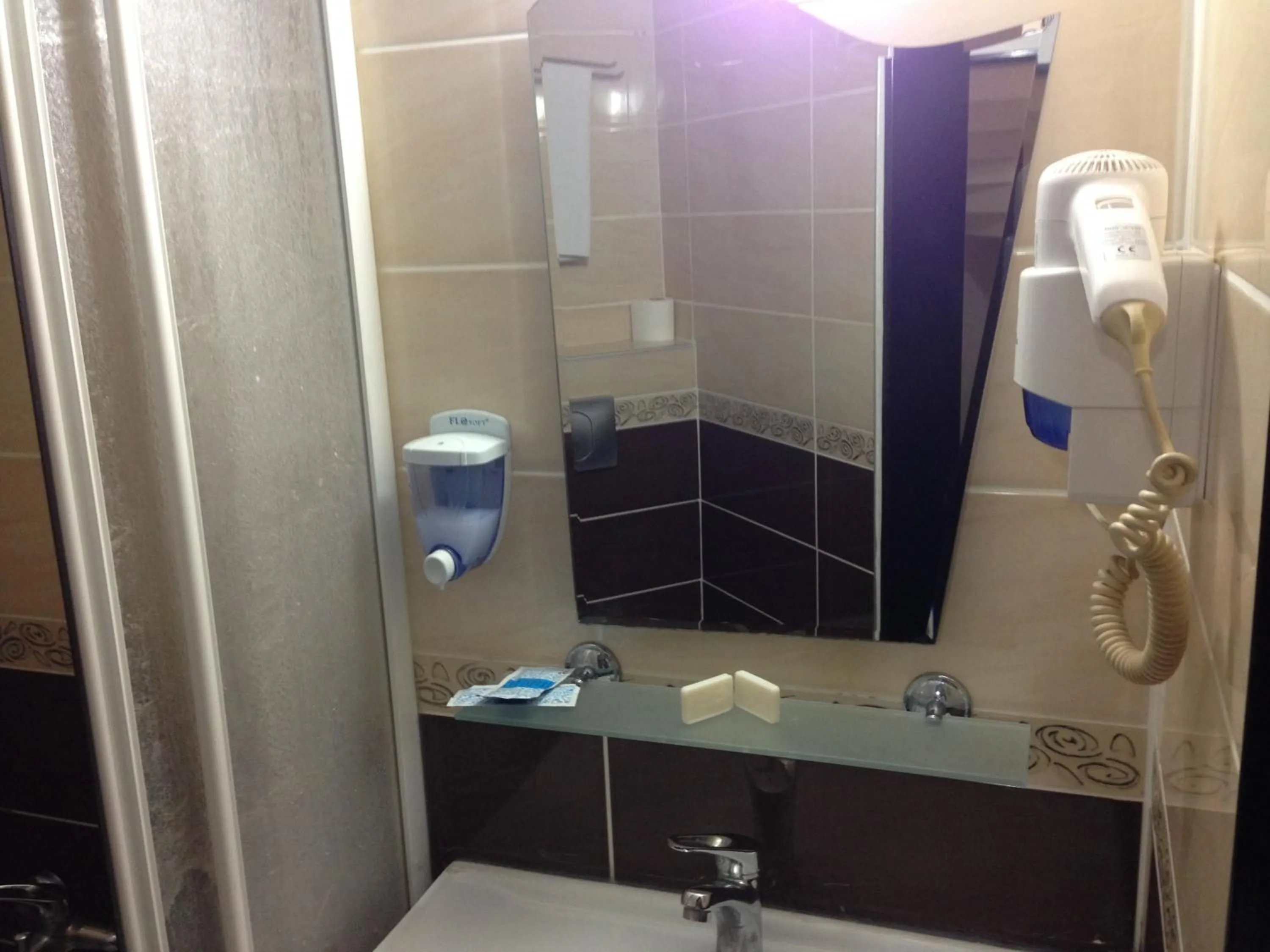 Bathroom in Hotel Oz Villa