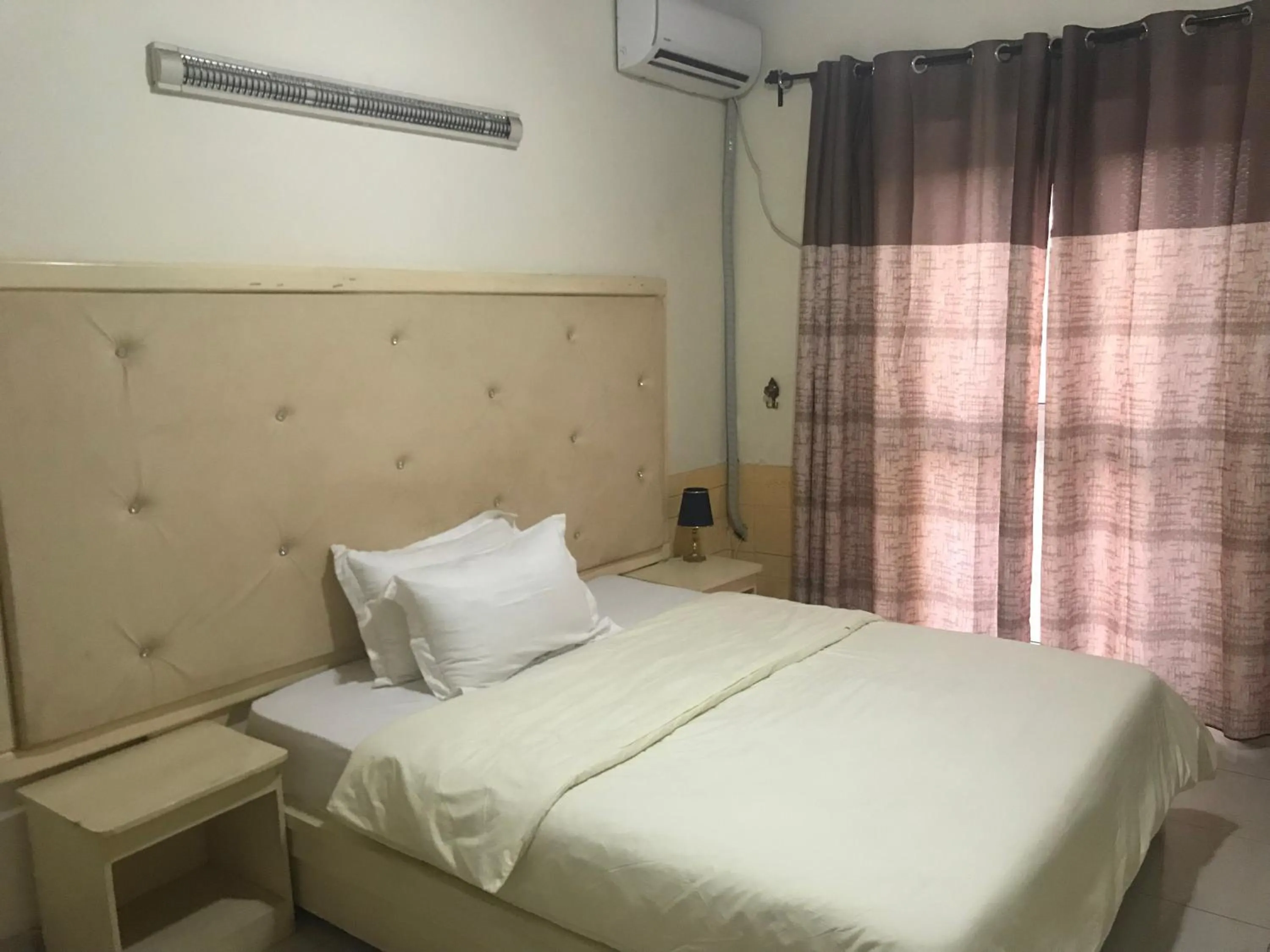 Bedroom, Bed in International summit palace