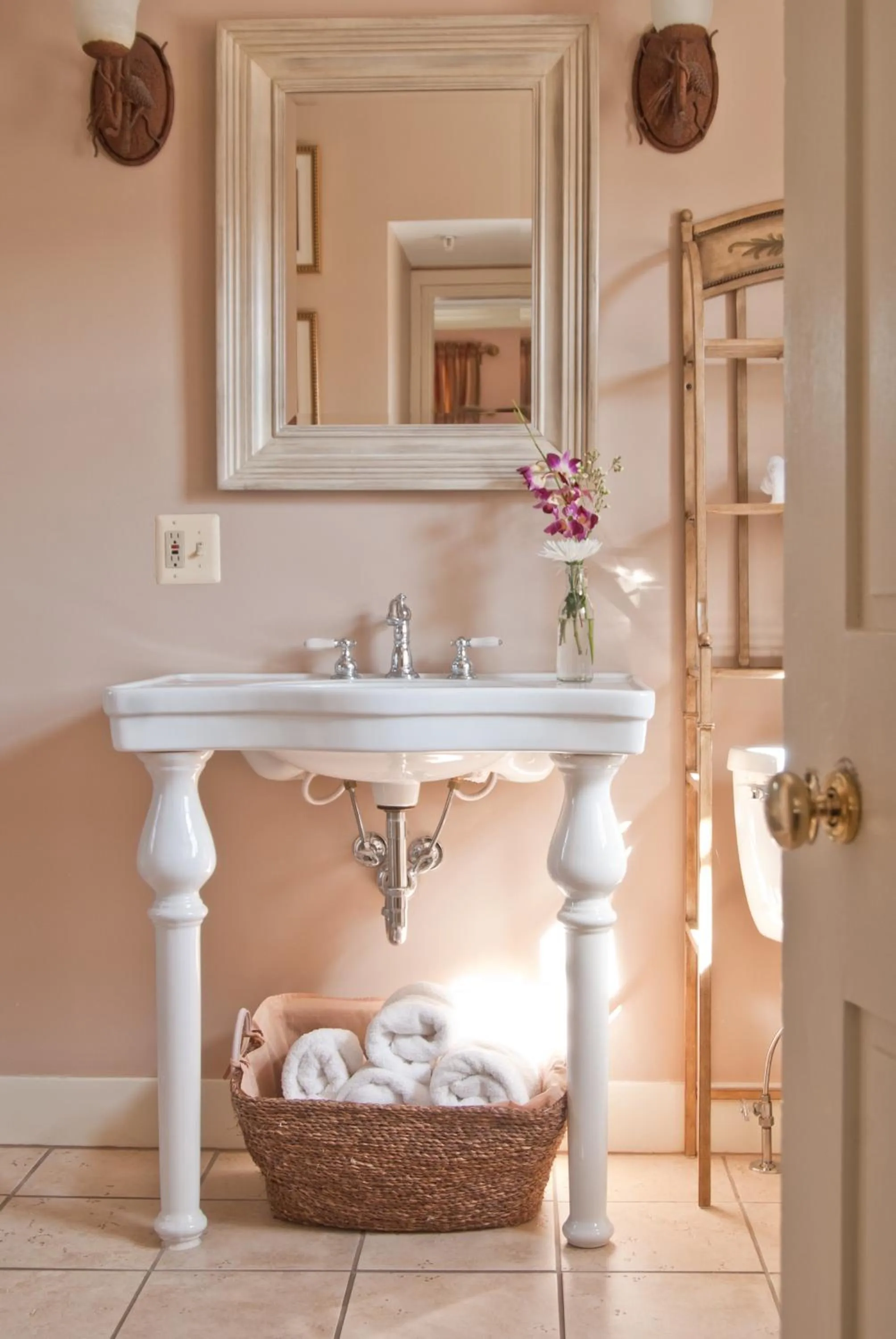 Bathroom in Wayside Inn Bed and Breakfast