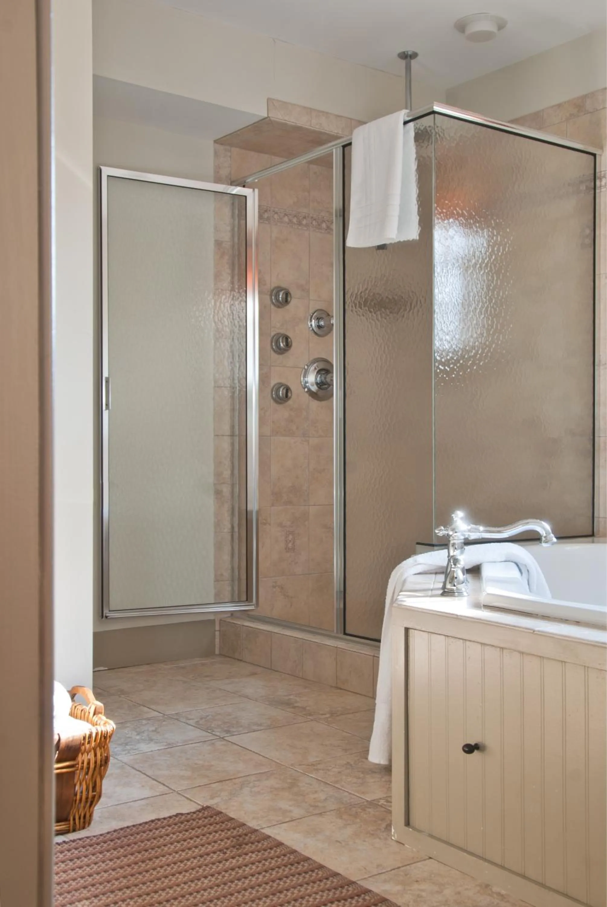 Bathroom in Wayside Inn Bed and Breakfast