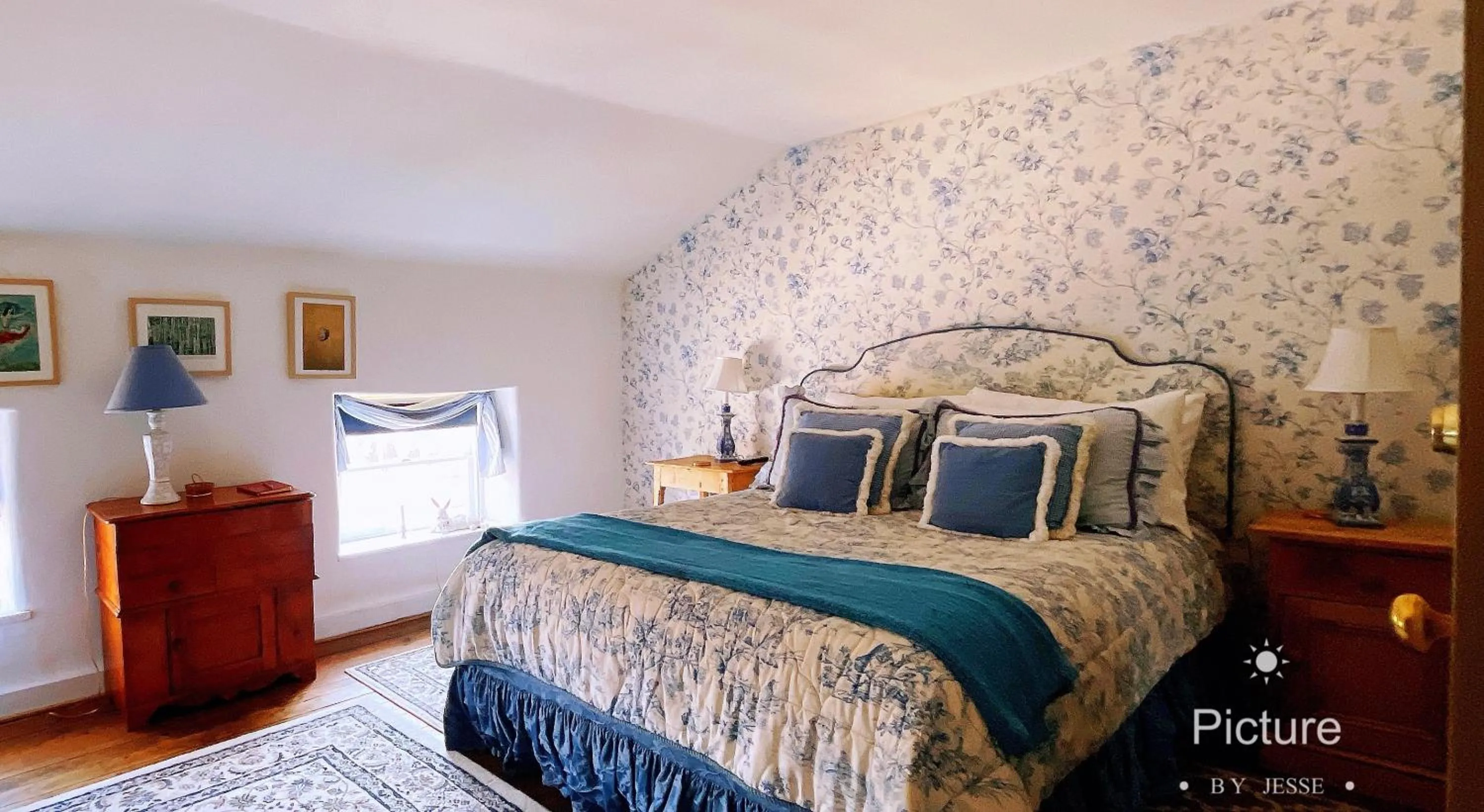 Bed in Wayside Inn Bed and Breakfast