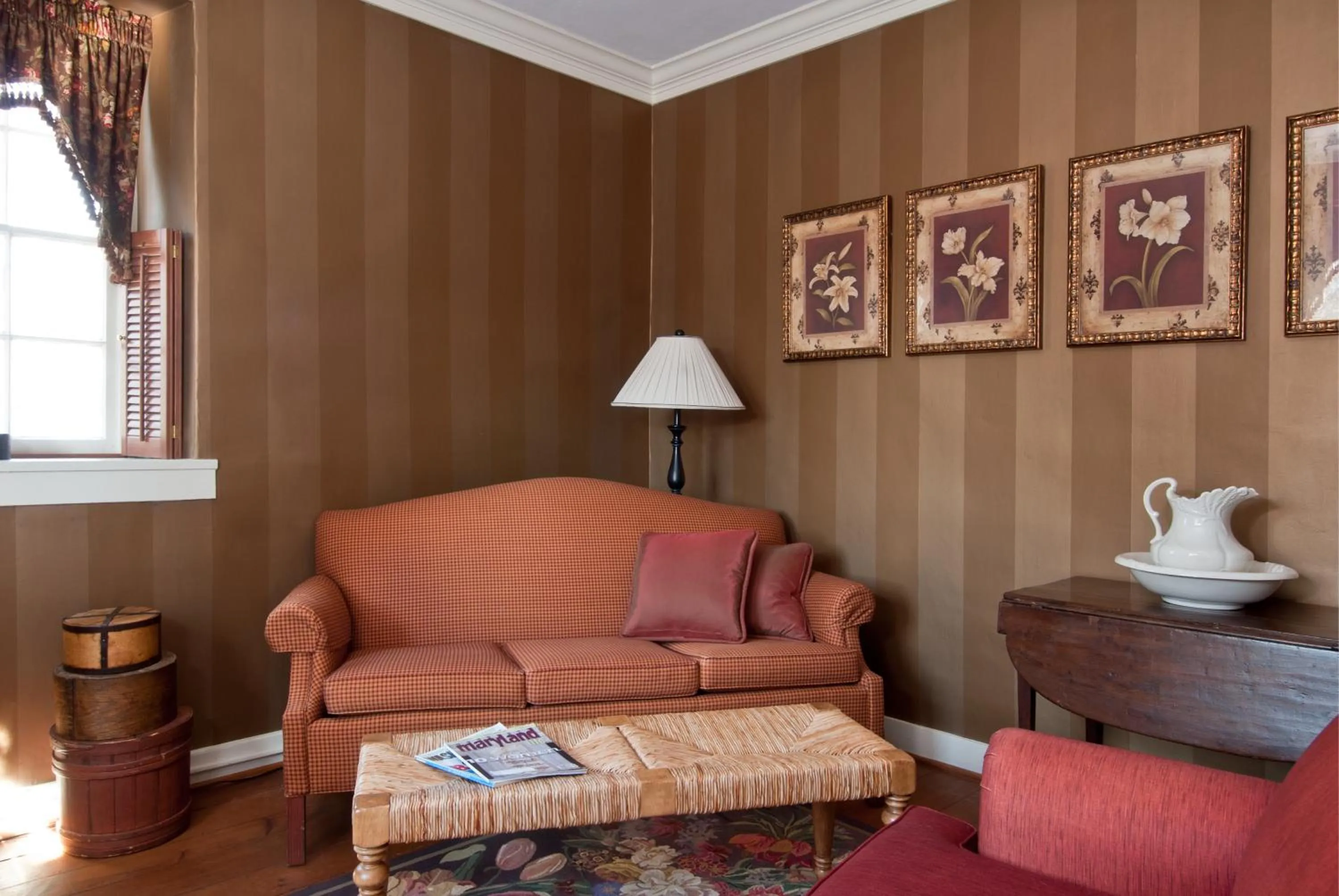 Living room in Wayside Inn Bed and Breakfast