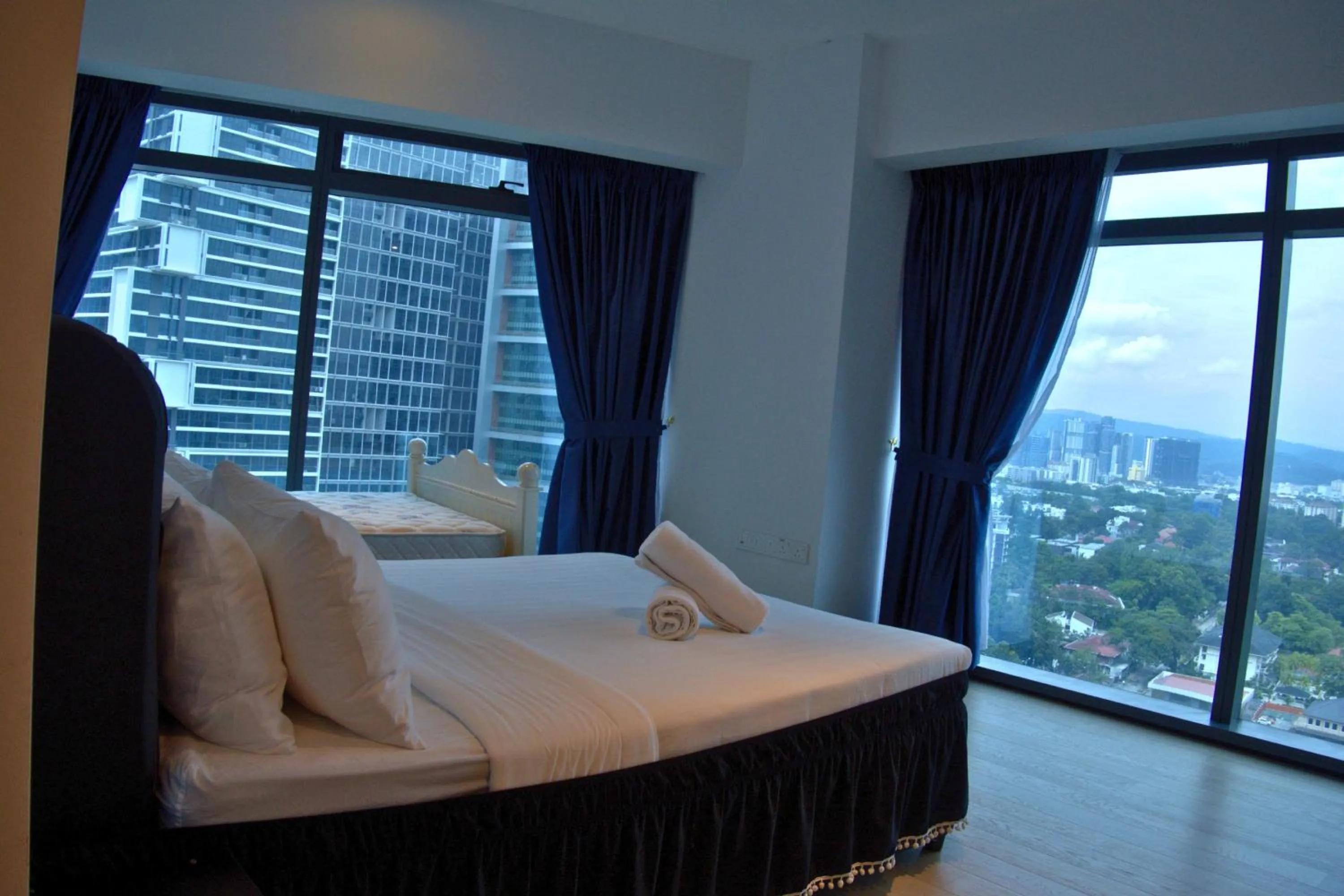 Bed in Eaton Residence Yemala