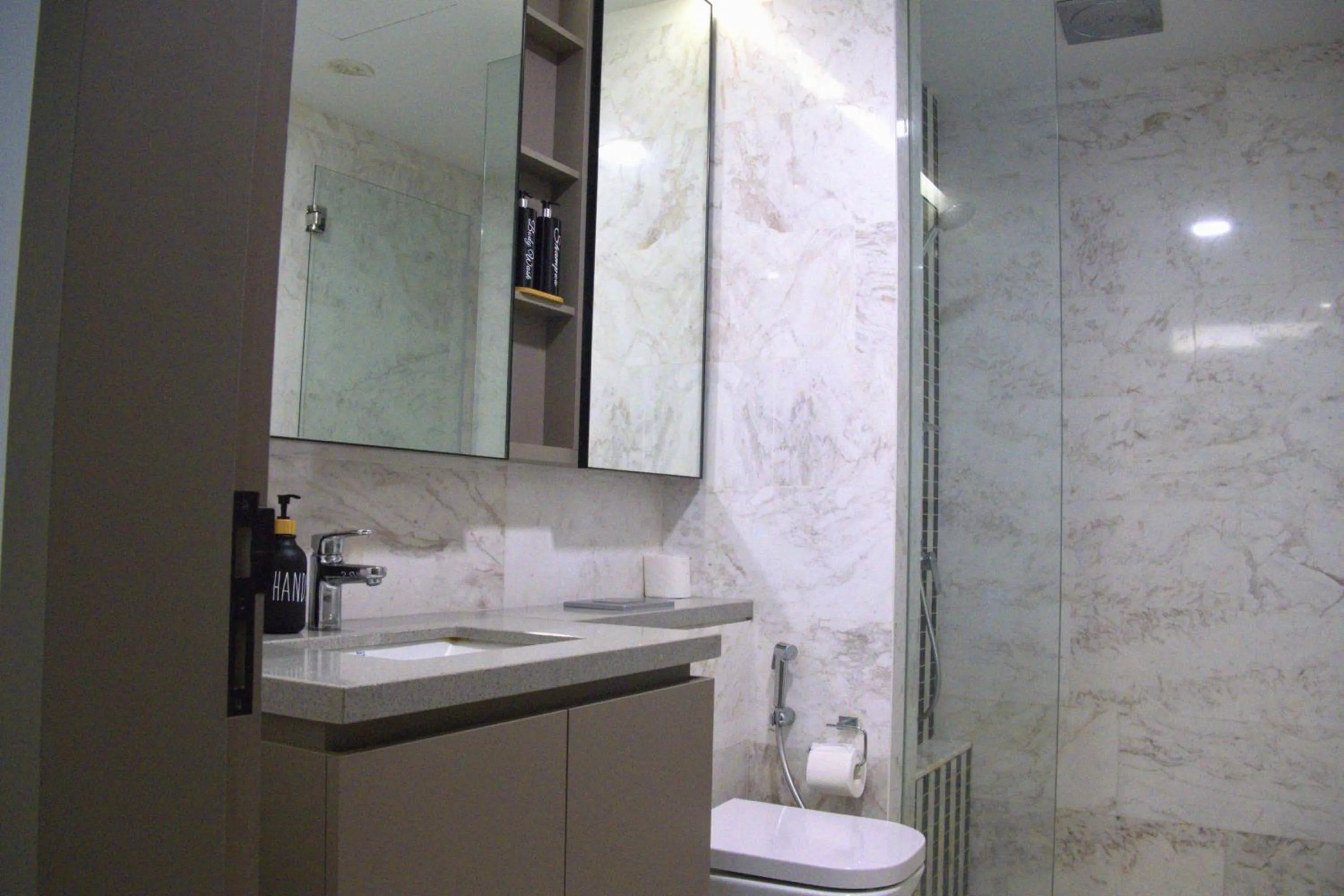 Shower in Eaton Residence Yemala