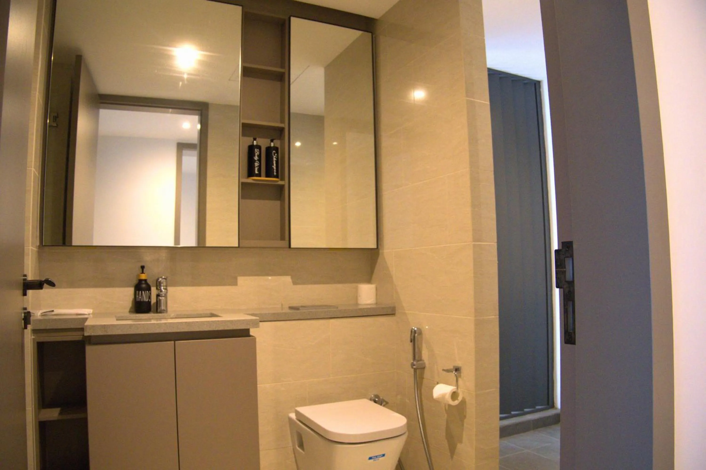 Toilet in Eaton Residence Yemala