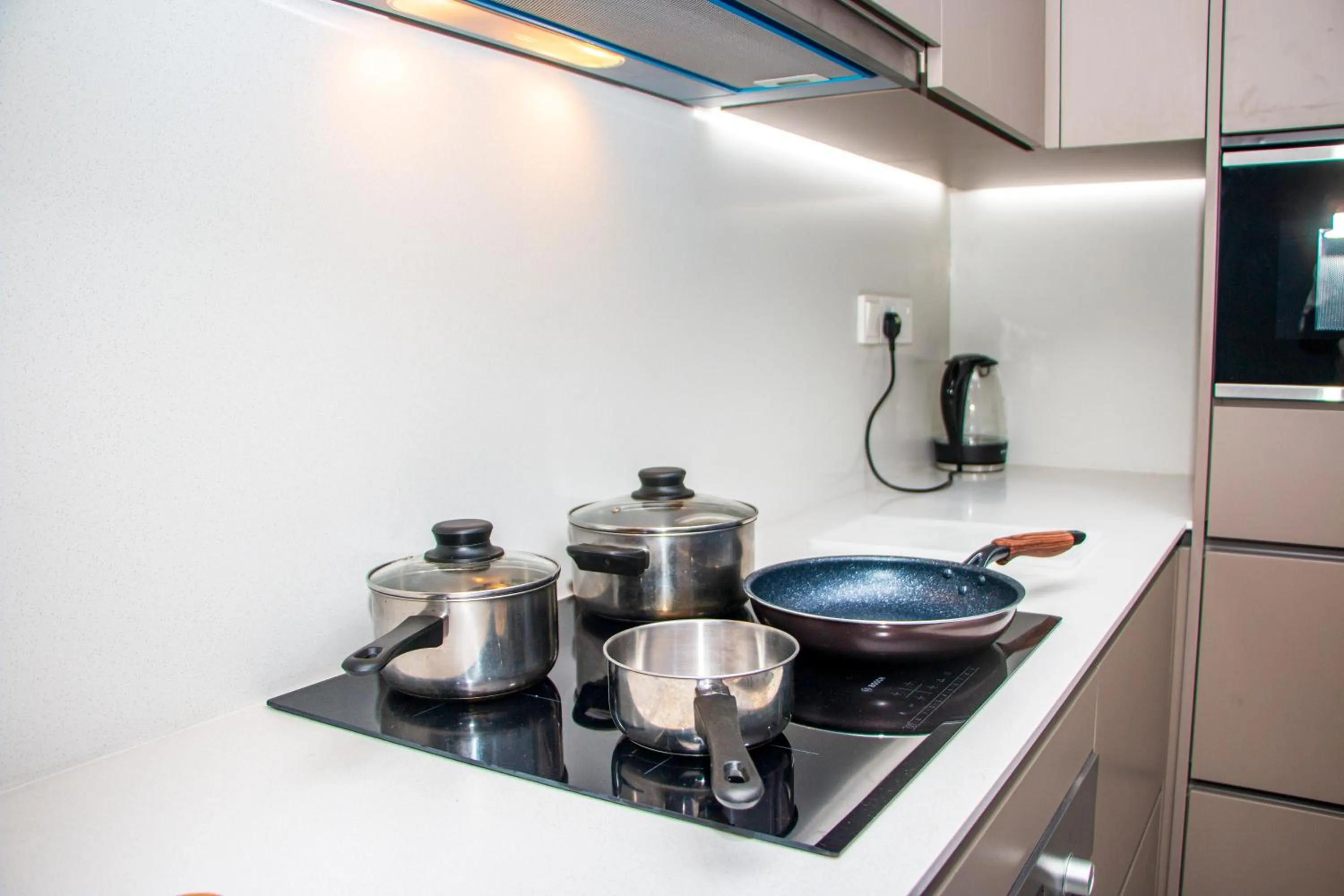 Kitchen or kitchenette in Eaton Residence Yemala