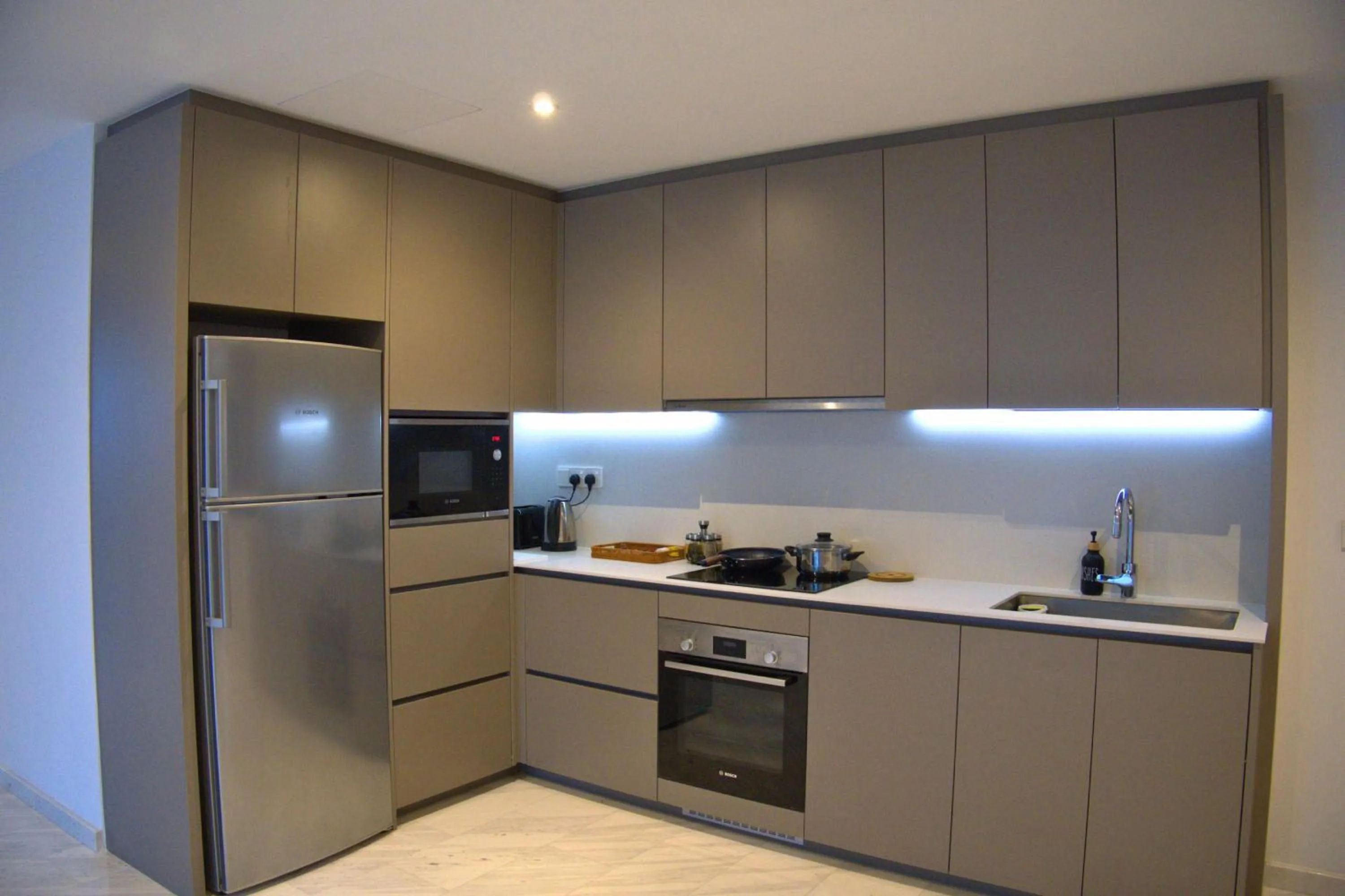 Coffee/tea facilities in Eaton Residence Yemala