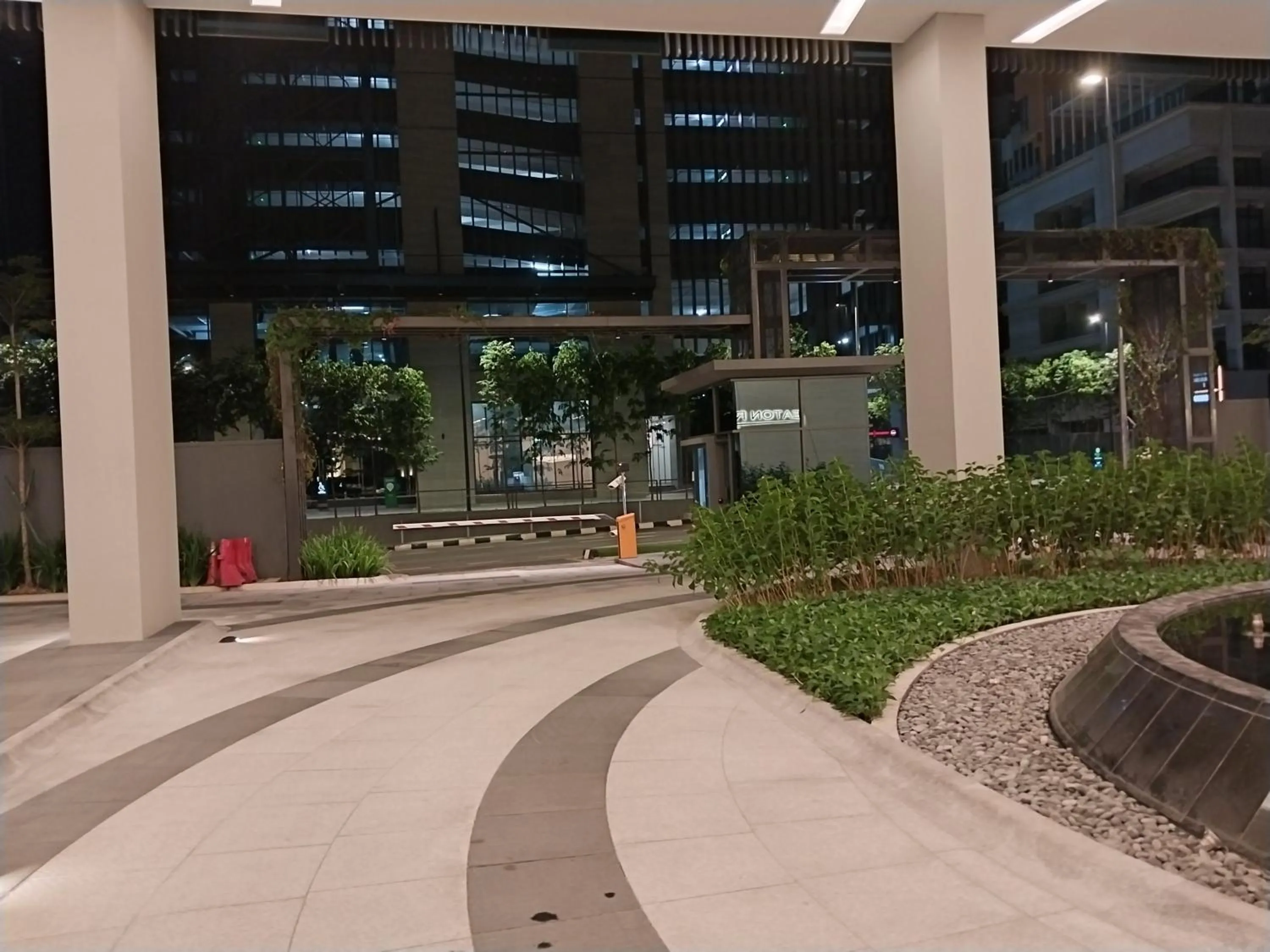 Facade/entrance in Eaton Residence Yemala