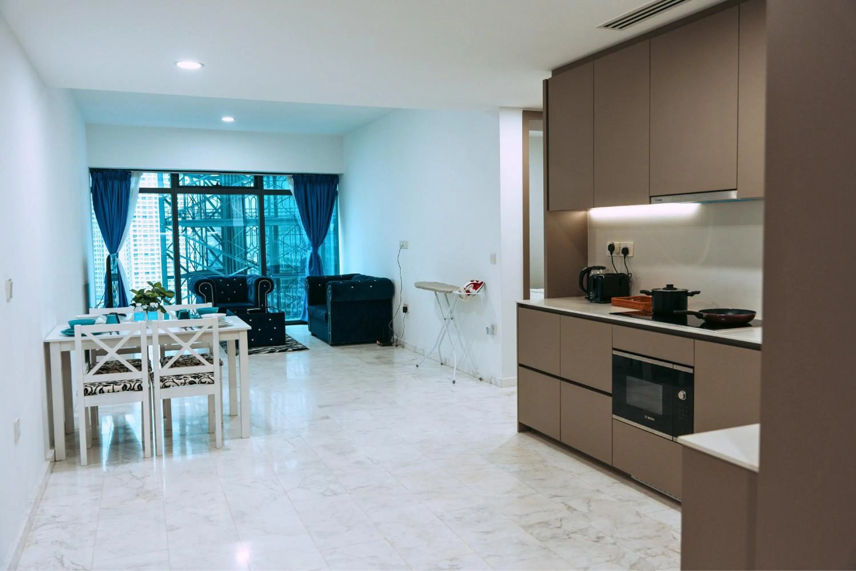 Coffee/tea facilities in Eaton Residence Yemala