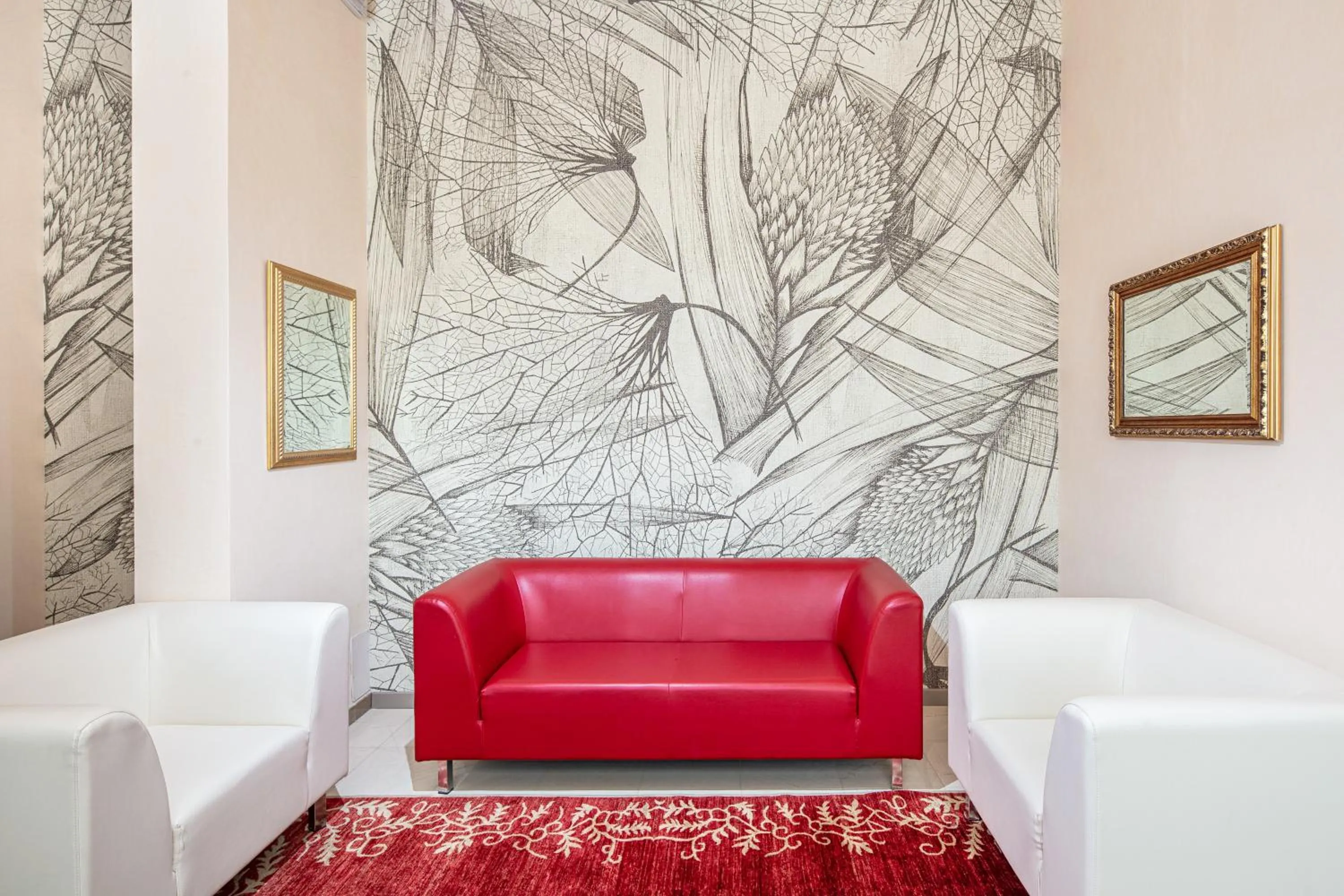 Restaurant/places to eat in Hotel Royal