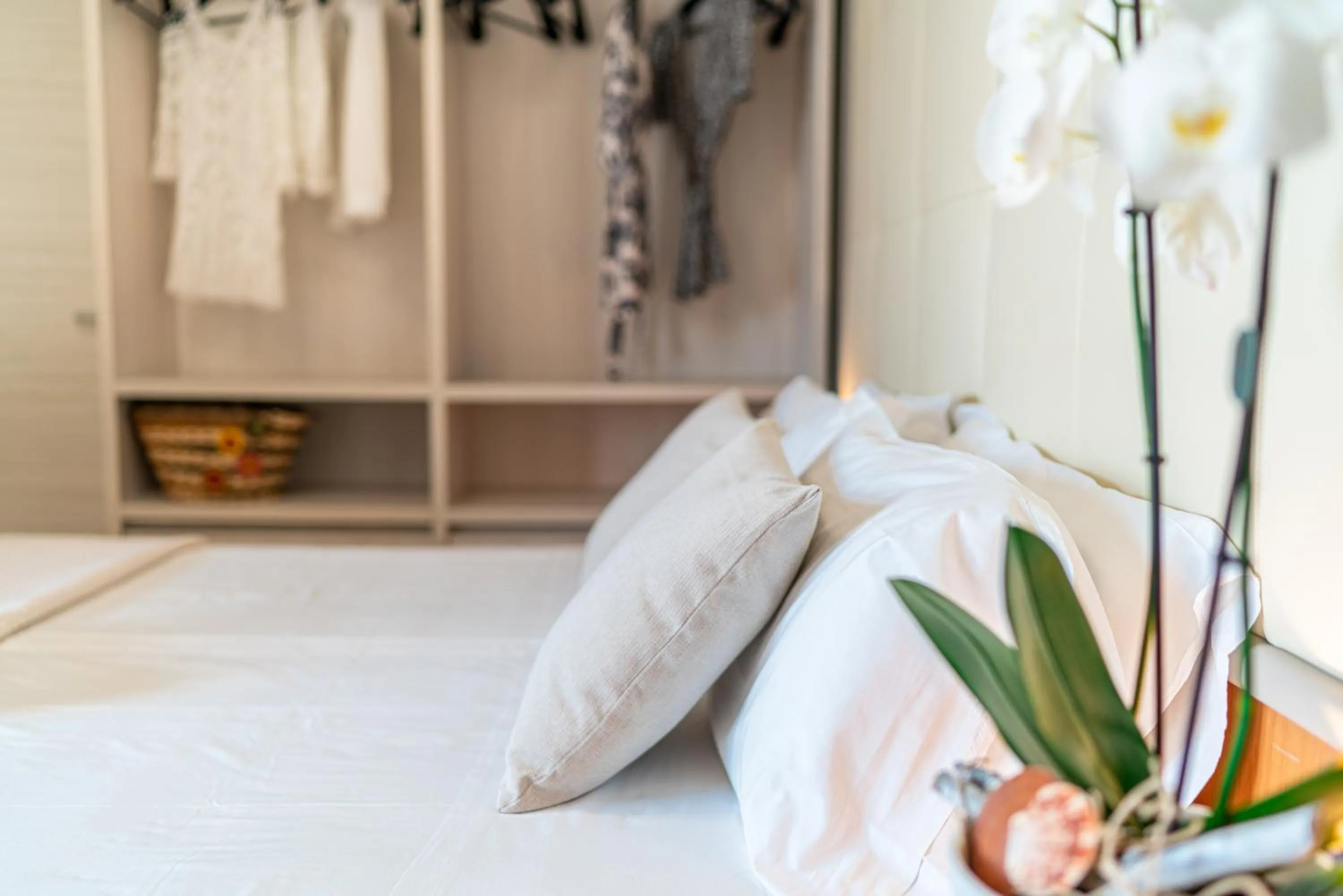 Restaurant/places to eat, Bed in Hotel Royal