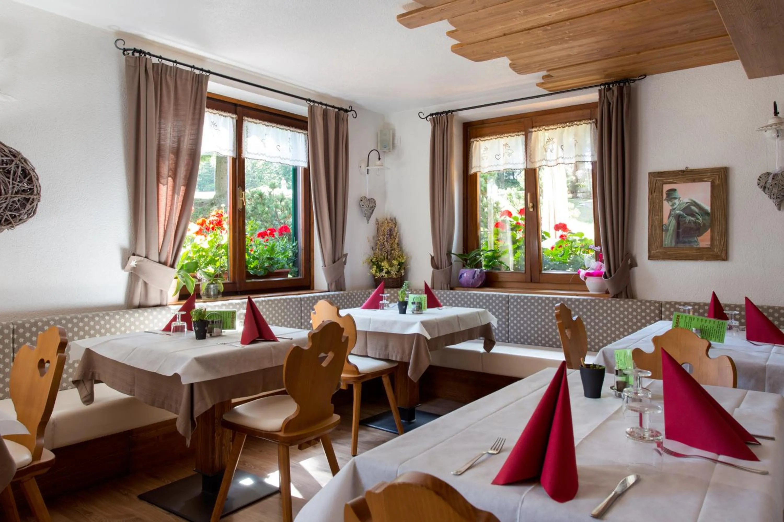 Restaurant/places to eat in Rifugio La Montanara
