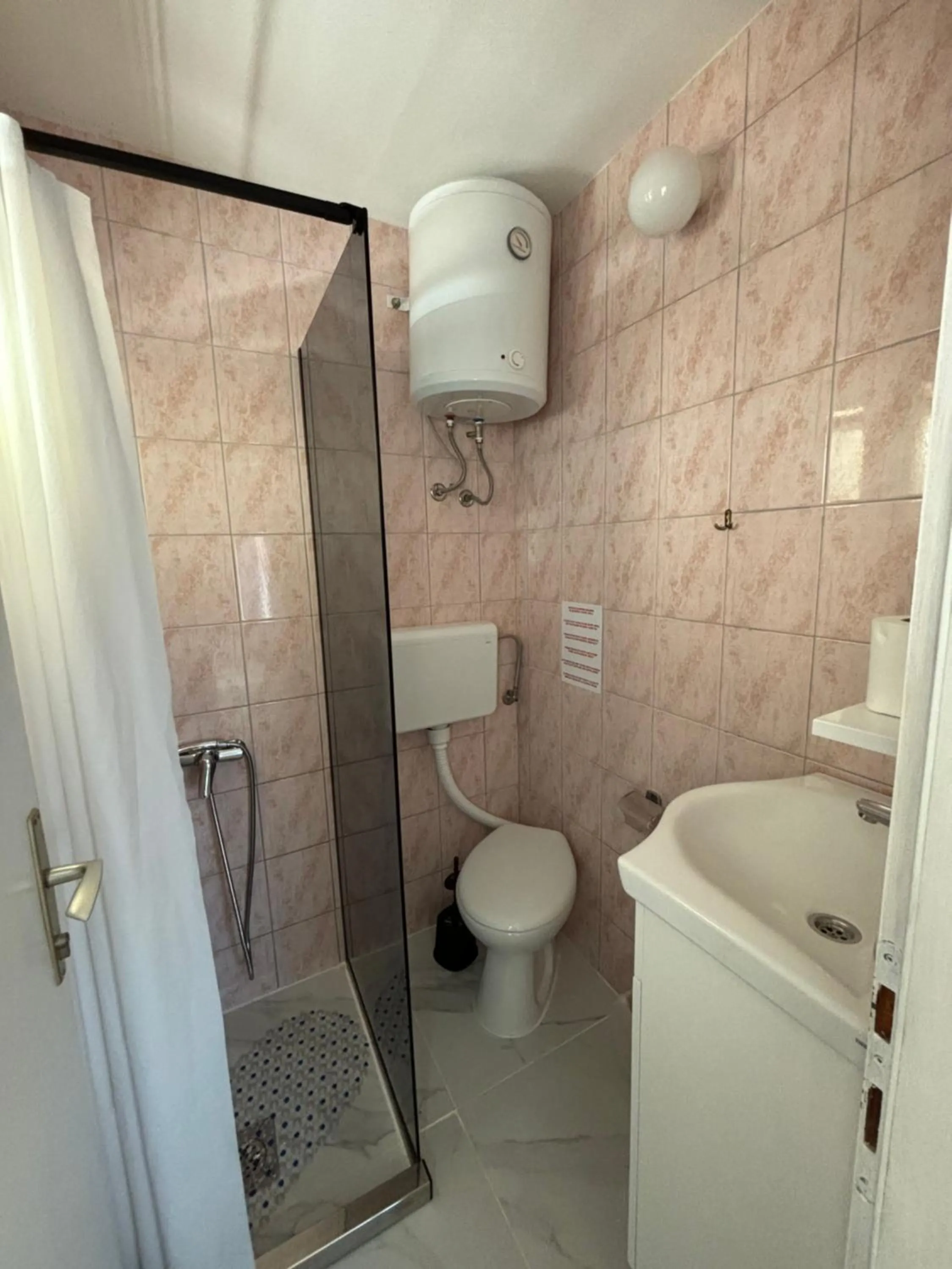 Shower in Apartments Medic