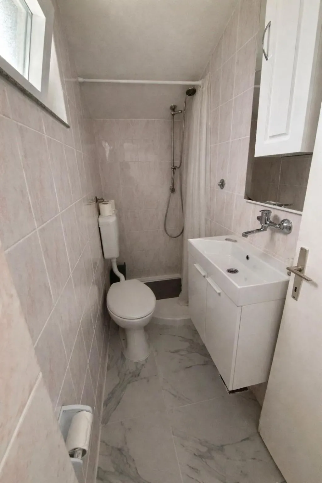 Shower in Apartments Medic