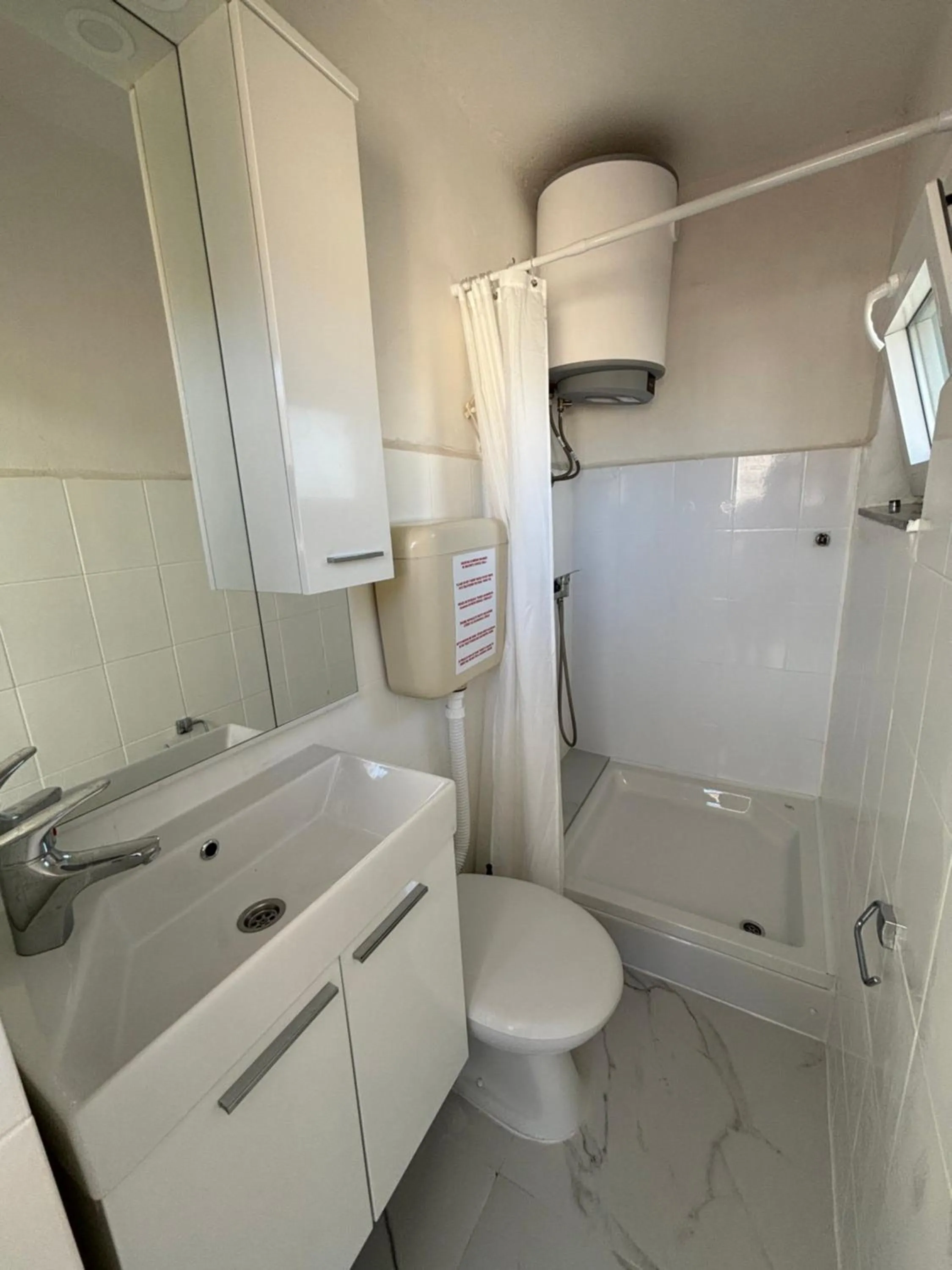 Shower in Apartments Medic