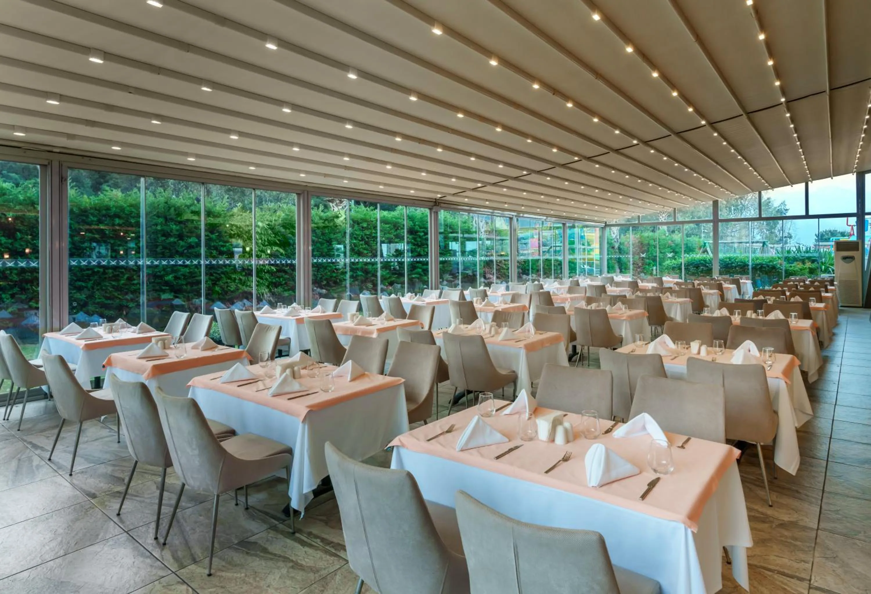 Restaurant/places to eat in Liberty Kuşadası