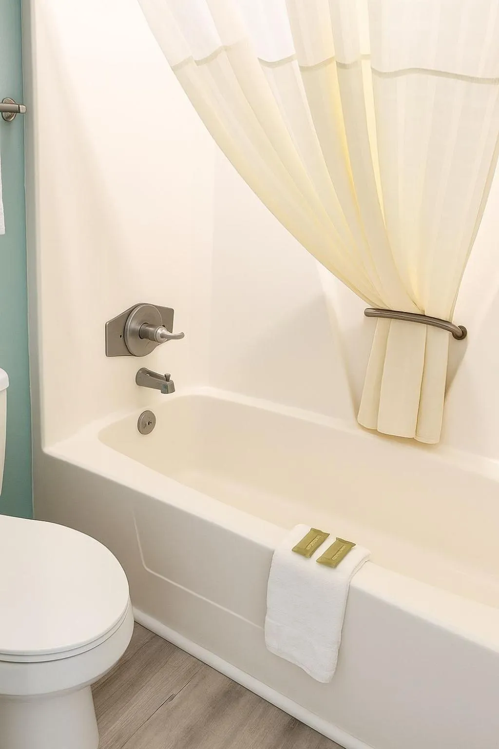 Standard King Room in Raceway Inn