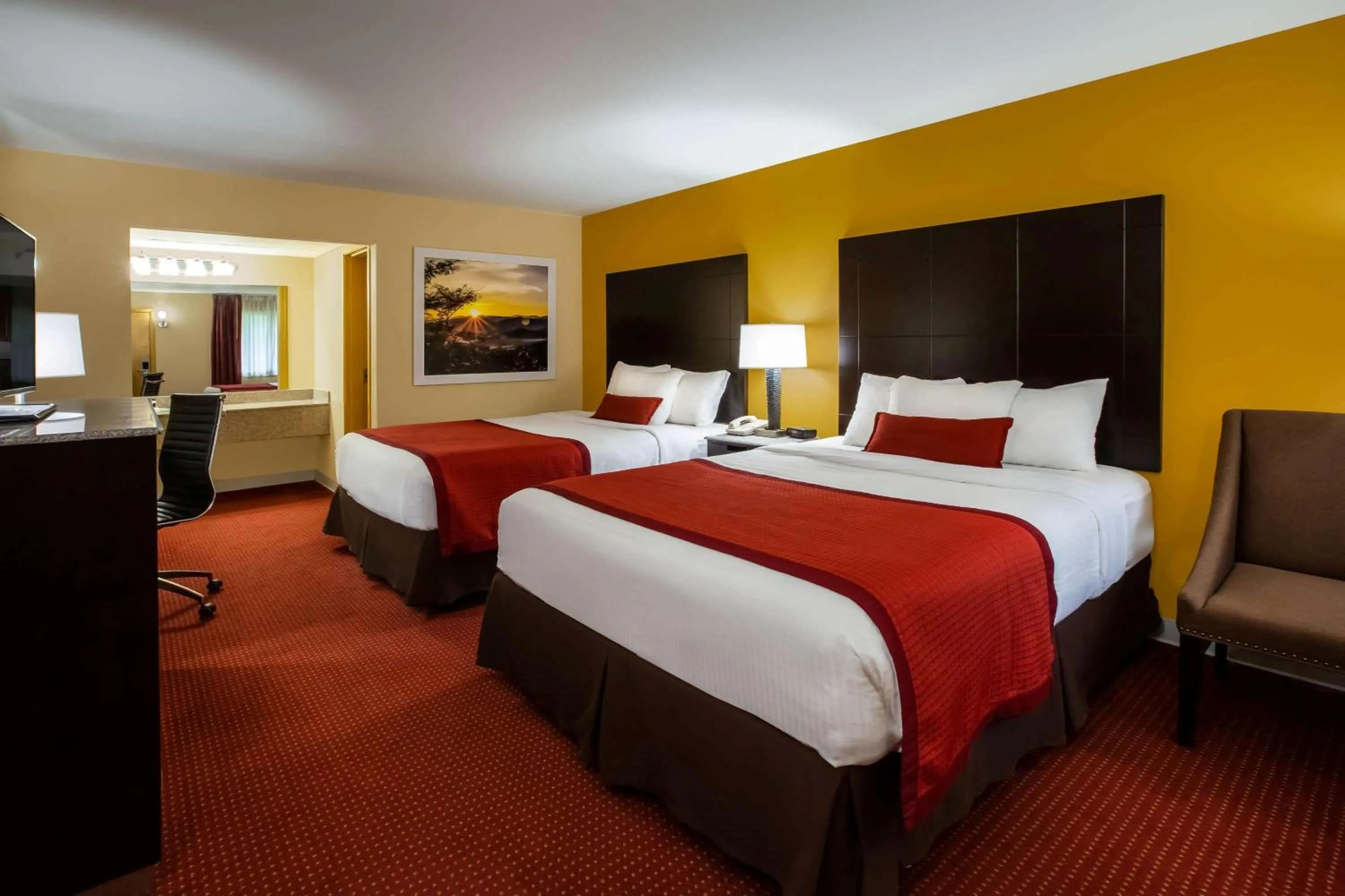 Photo of the whole room, Bed in Days Inn by Wyndham Donegal