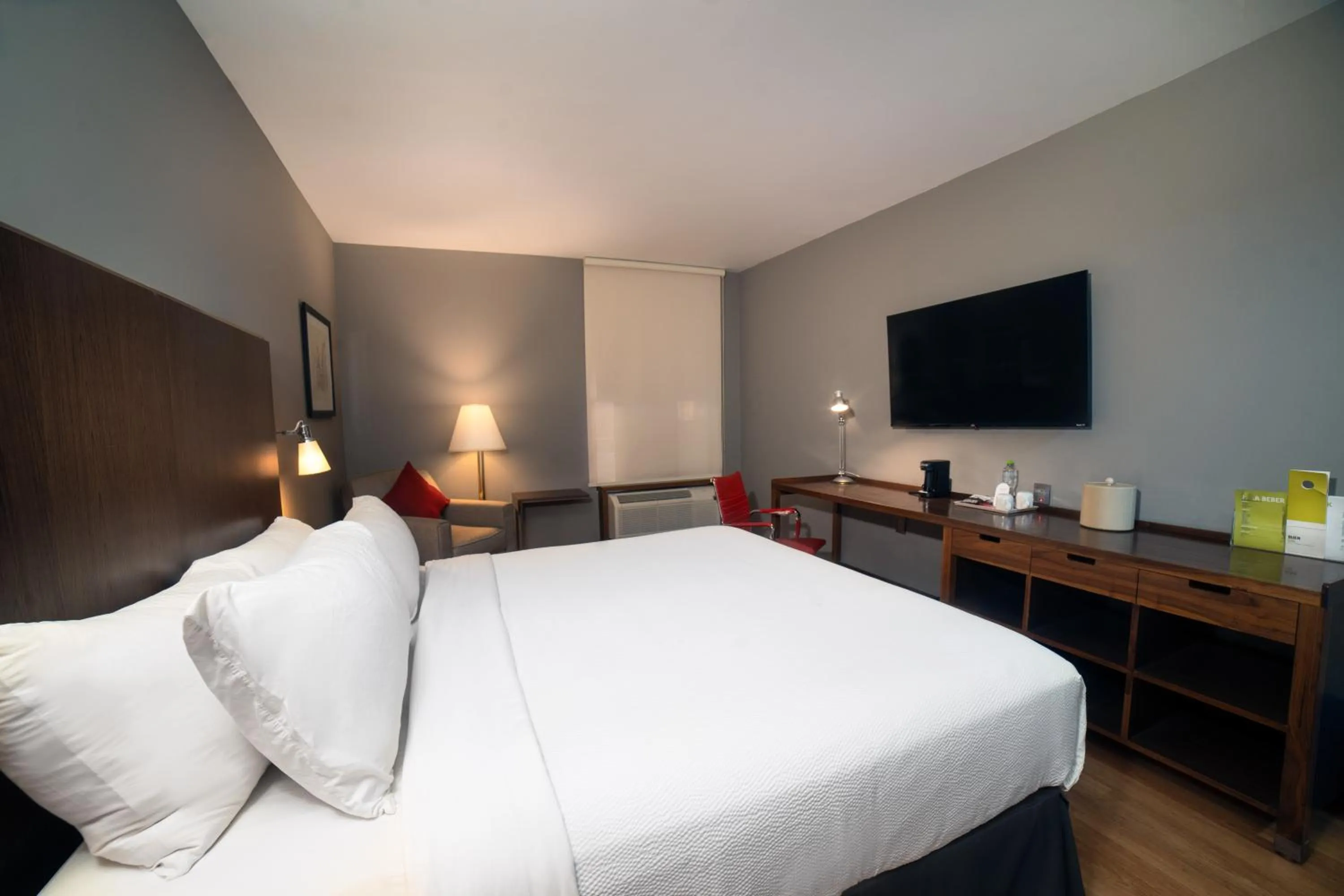 Bedroom, Bed in Four Points by Sheraton Saltillo