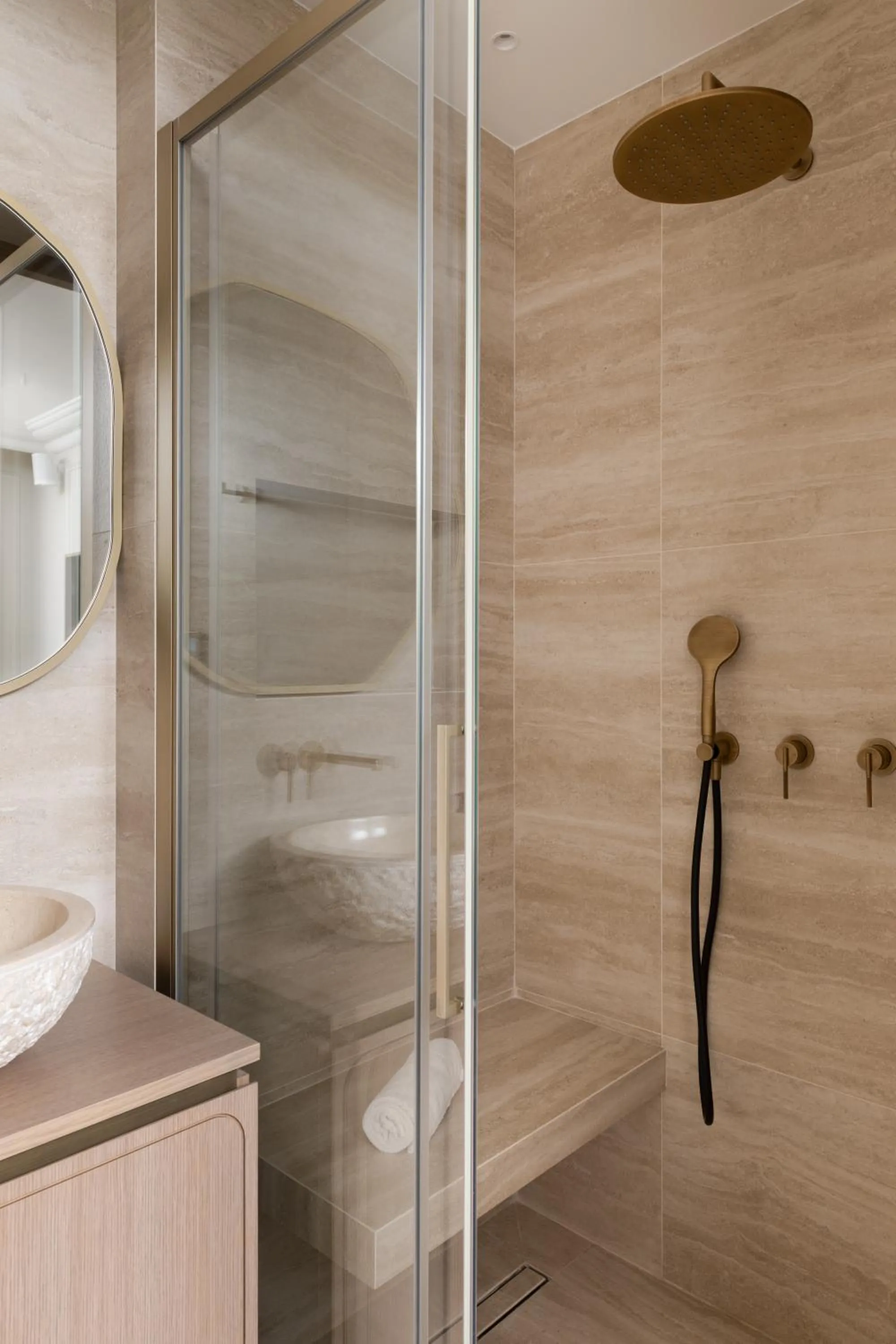 Shower in HIGHSTAY - Luxury Serviced Apartments - Bourse