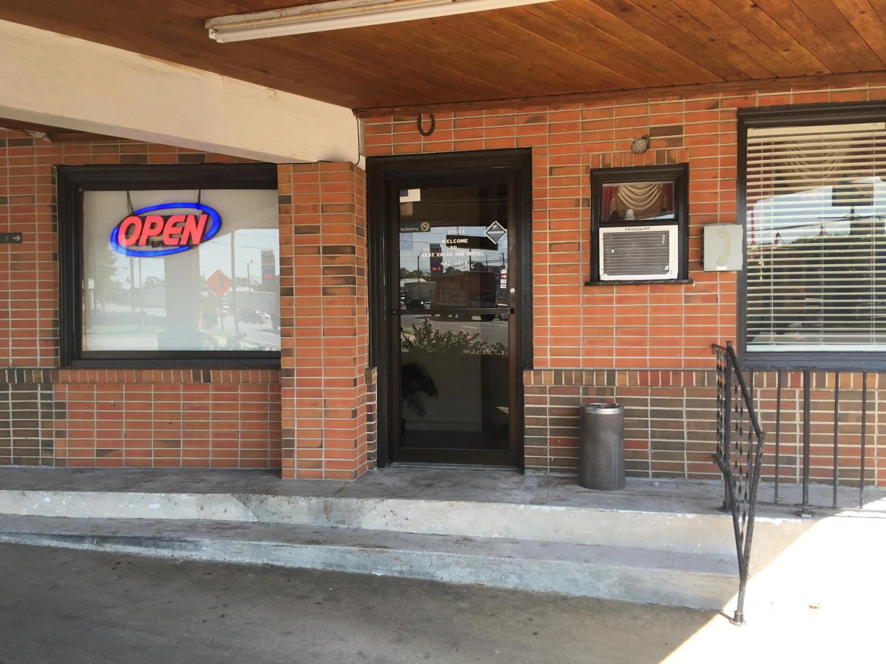 Property building in Best Value Inn Motel Sandusky