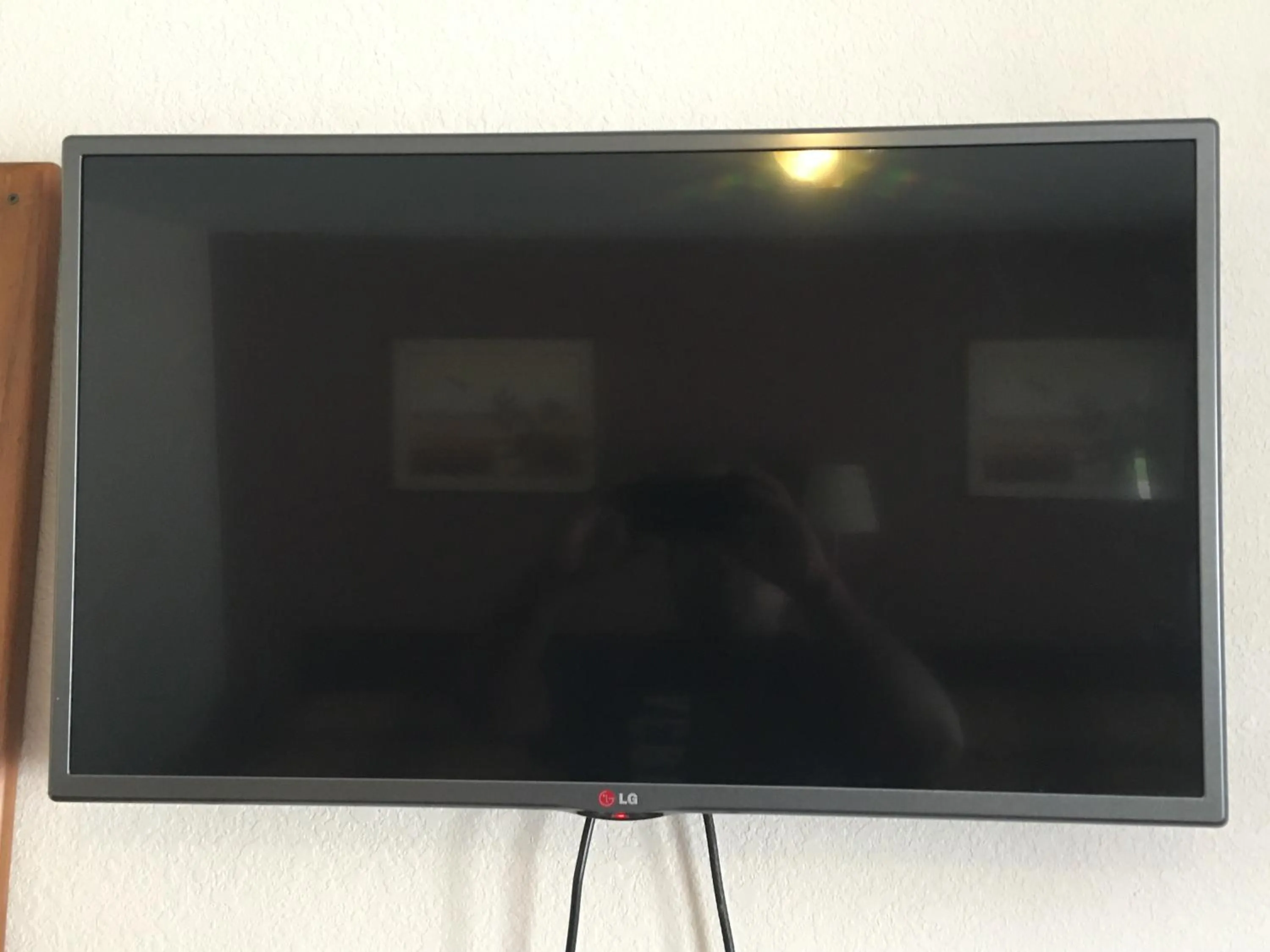 TV and multimedia in Best Value Inn Motel Sandusky