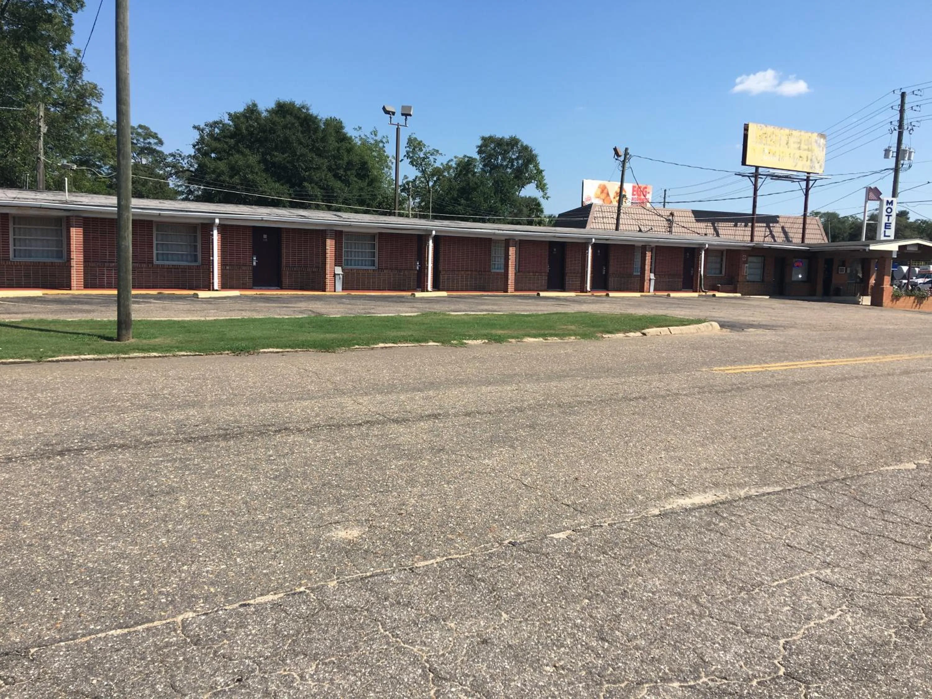 Property building in Best Value Inn Motel Sandusky