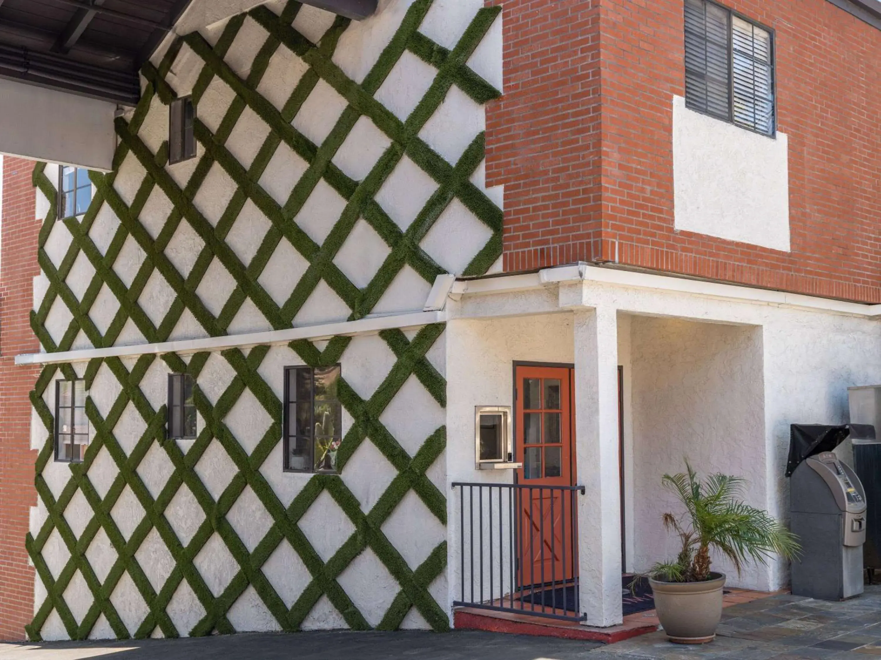 Property building in Ramada by Wyndham San Diego Poway Miramar Property building in Ramada by Wyndham San Diego Poway Miramar