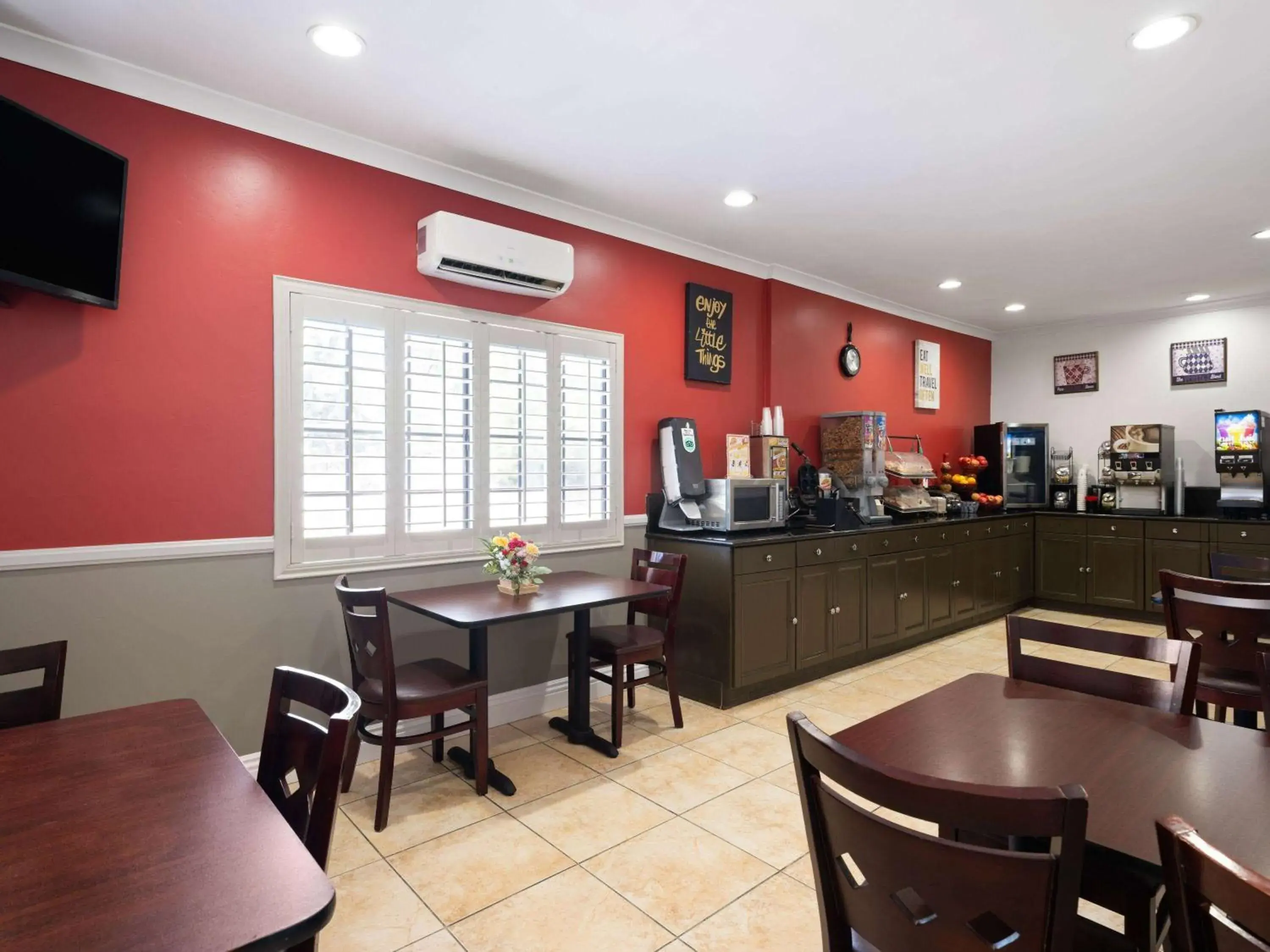 Restaurant/places to eat in Ramada by Wyndham San Diego Poway Miramar Restaurant/places to eat in Ramada by Wyndham San Diego Poway Miramar