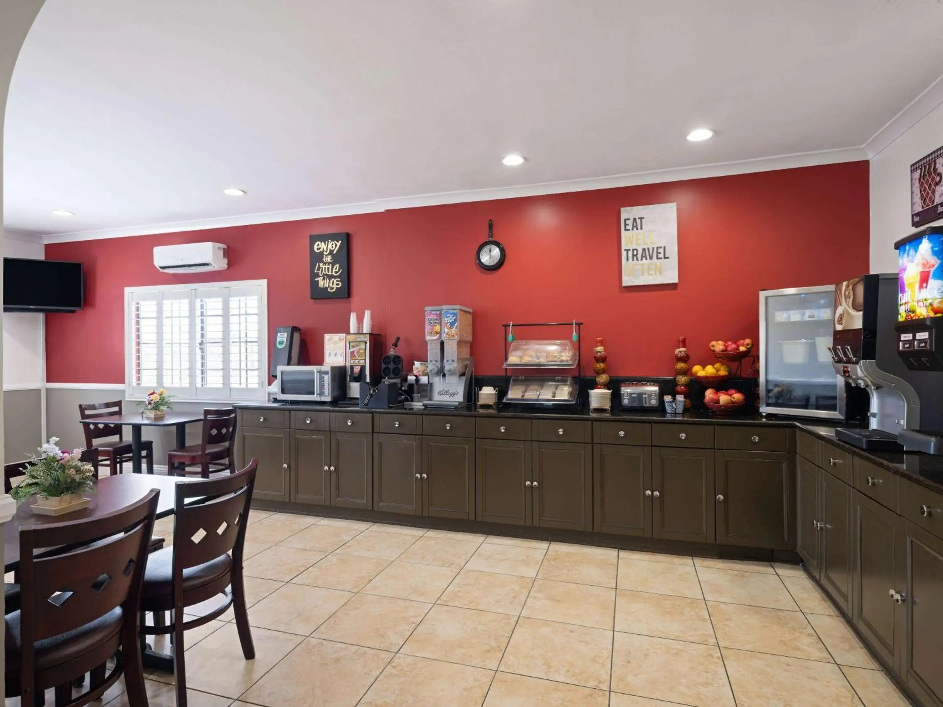 Restaurant/places to eat in Ramada by Wyndham San Diego Poway Miramar Restaurant/places to eat in Ramada by Wyndham San Diego Poway Miramar