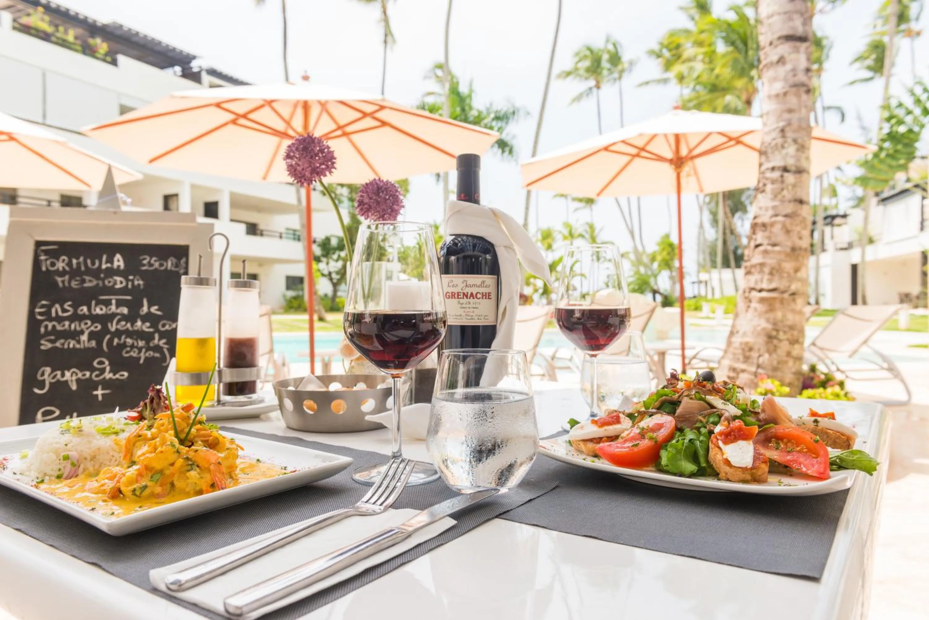 Food and drinks in Aligio Apart-hotel & Spa - Las Terrenas