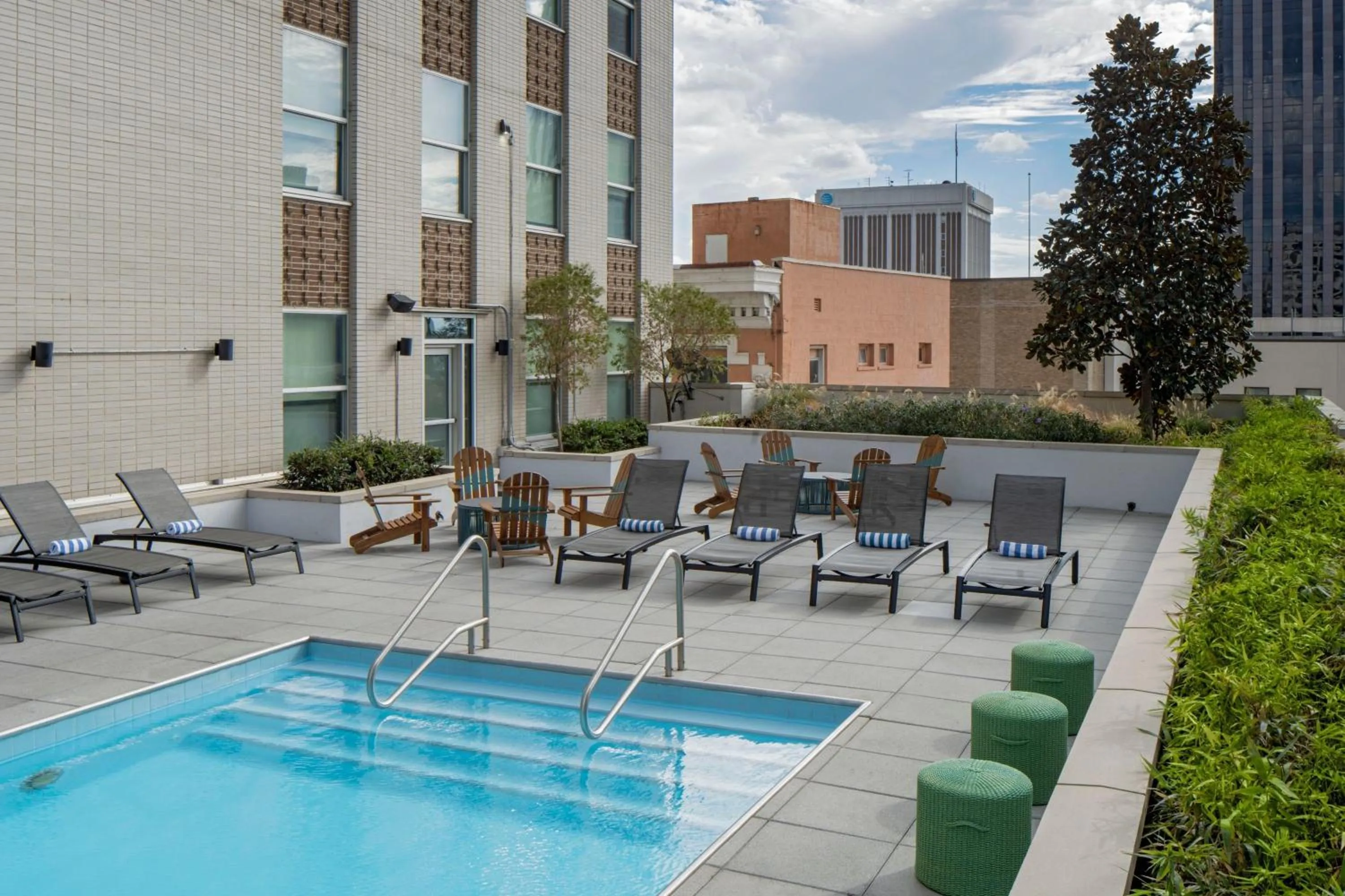 Swimming pool in Aloft New Orleans Downtown