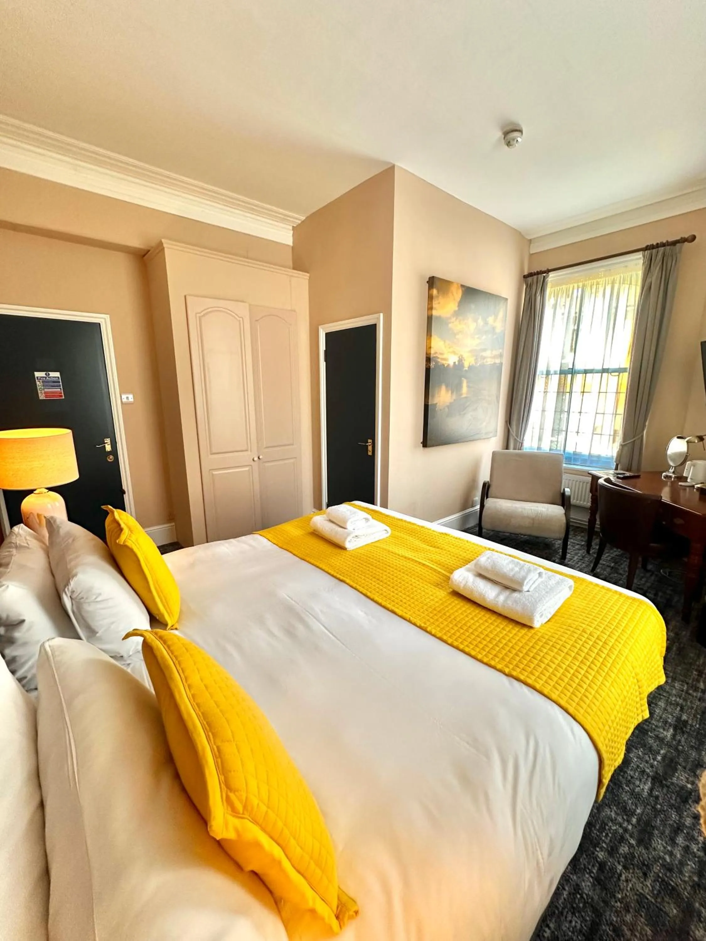 Bed in The Red Cow - Guest House