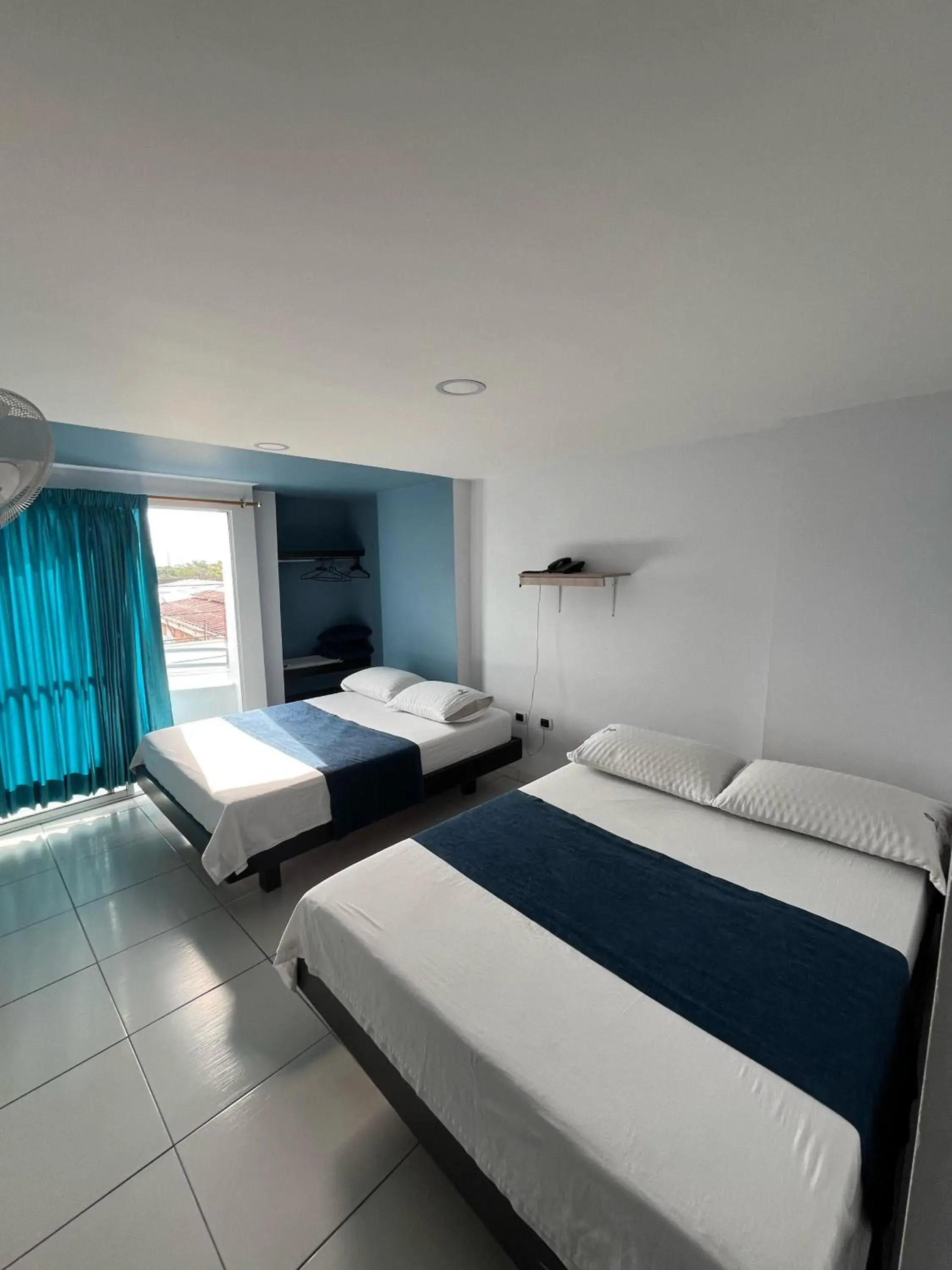 Family Room in Hotel Oviedo Real Family Room in Hotel Oviedo Real