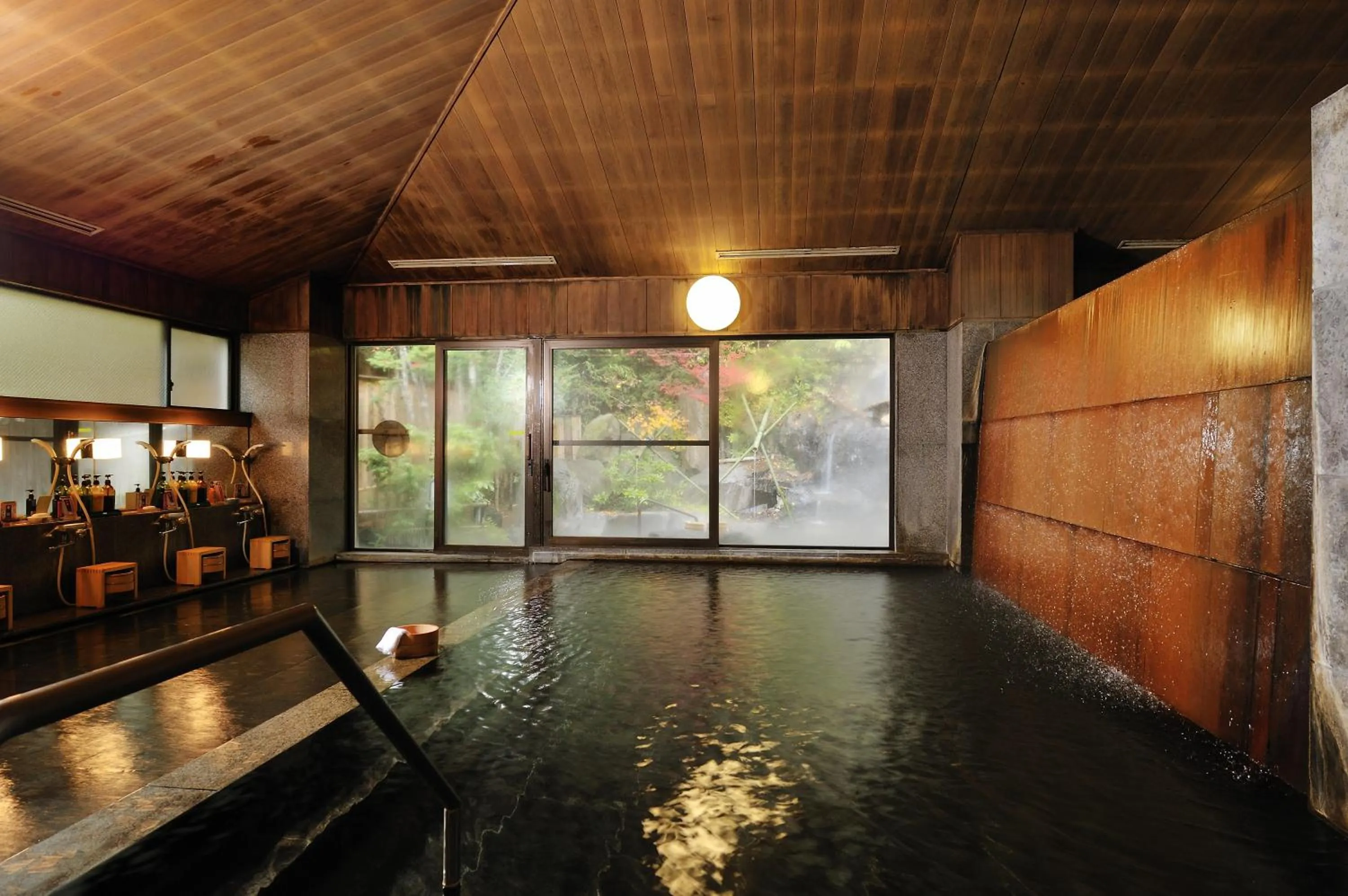 Hot Spring Bath in Senjukaku