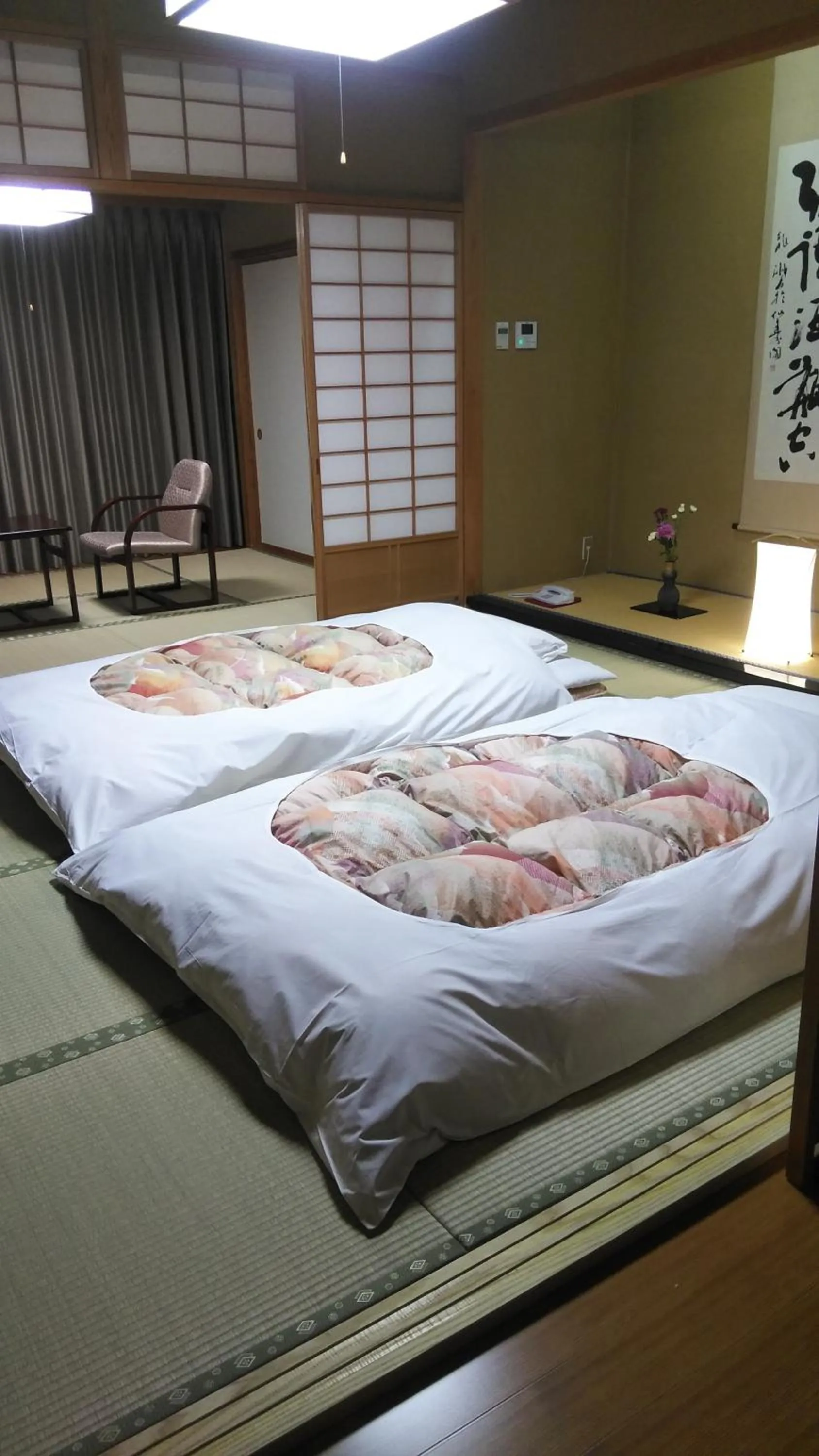 Photo of the whole room, Bed in Senjukaku