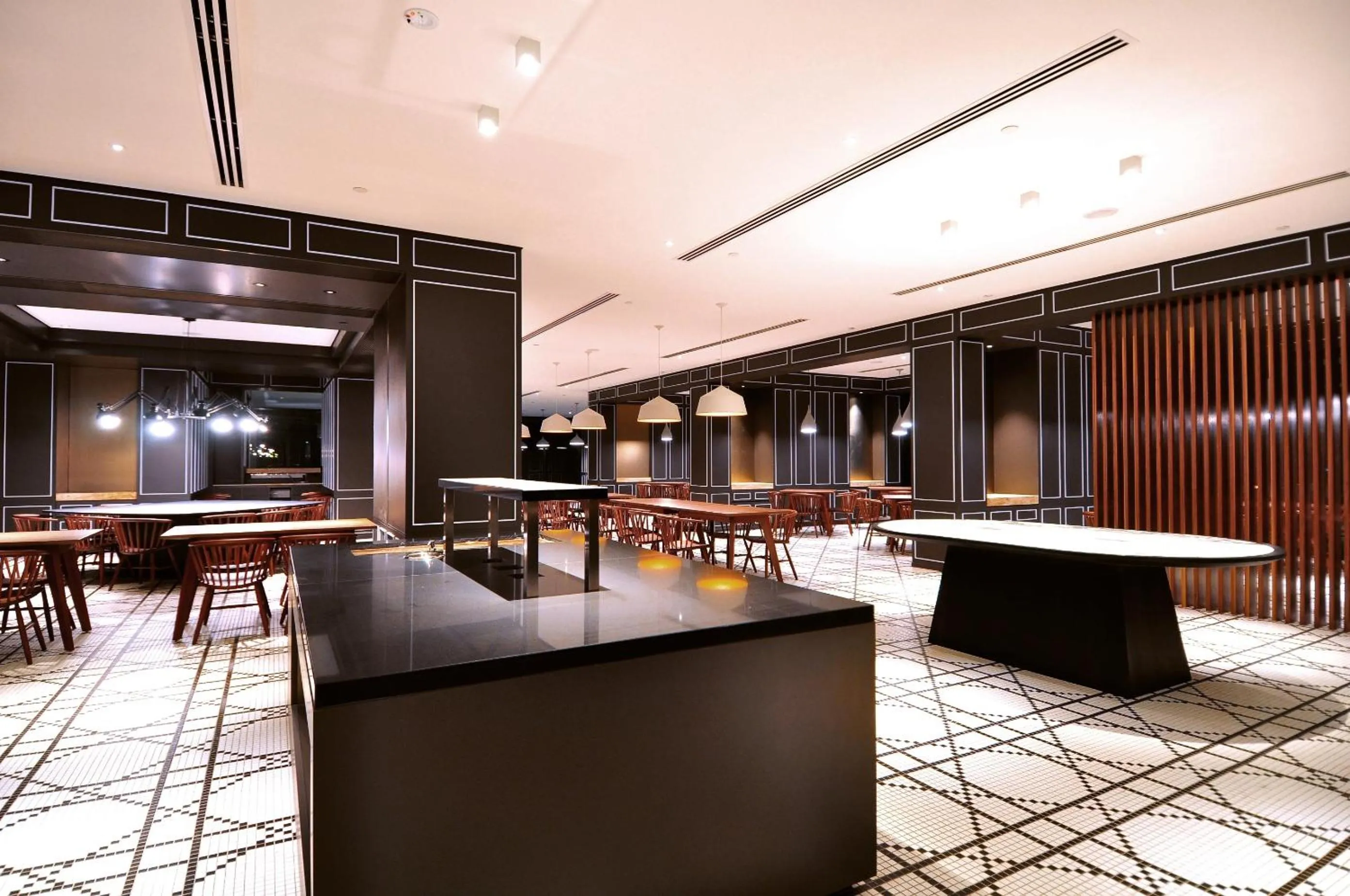 Restaurant/places to eat in G Hotel Kelawai