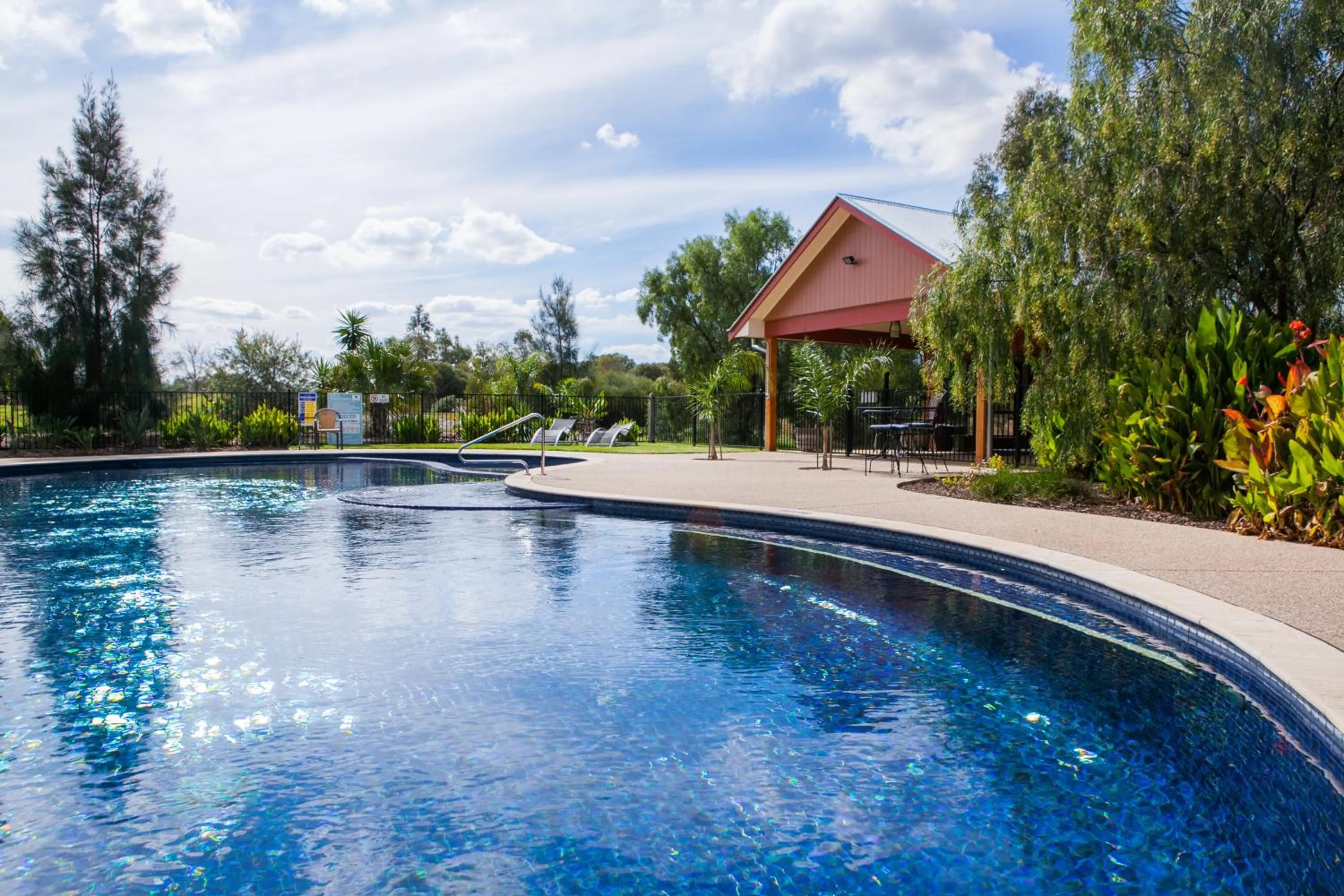 Swimming pool in Perricoota Vines Retreat