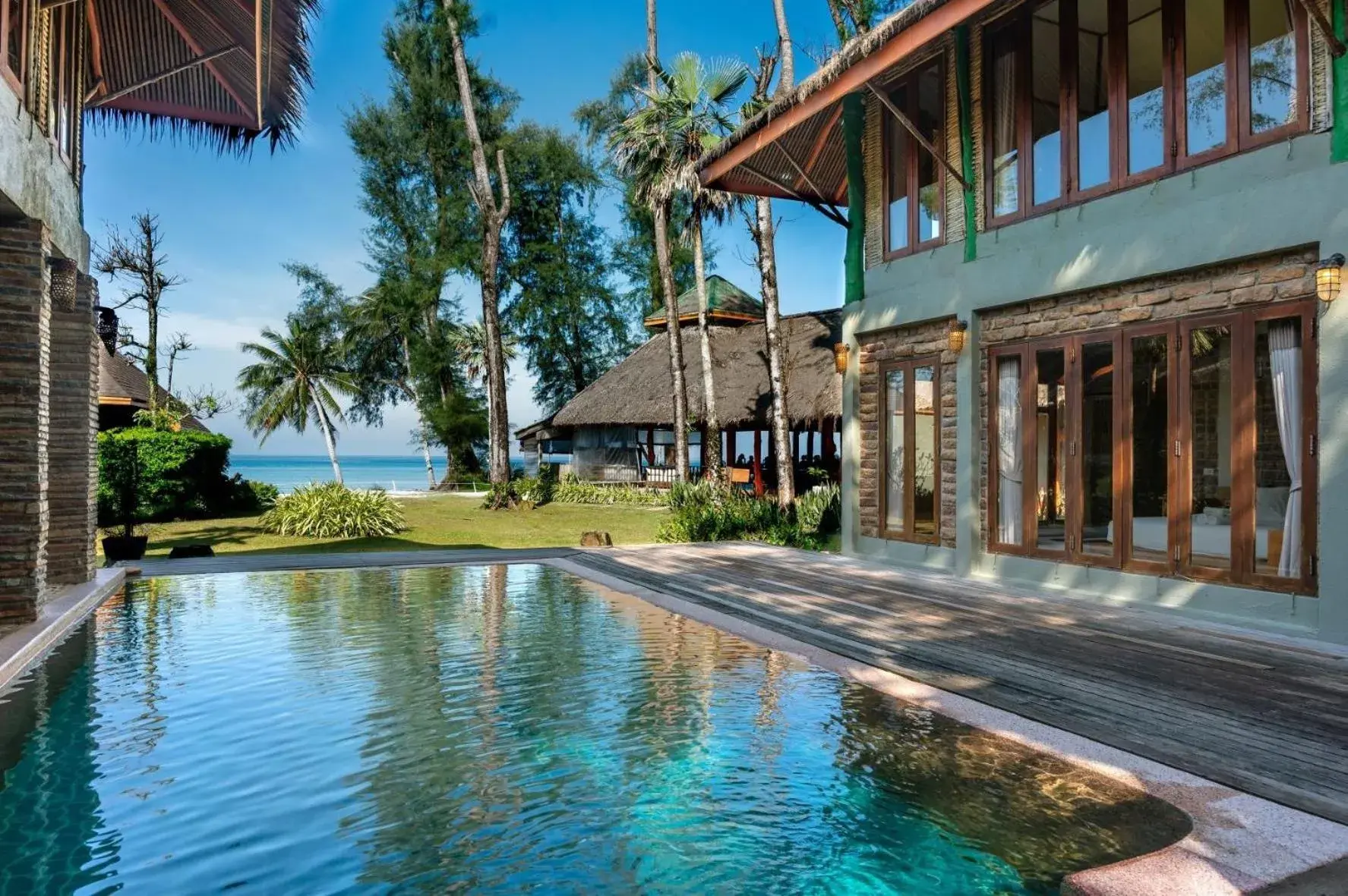 Garden view in Peter Pan Resort @ Koh Kood Garden view in Peter Pan Resort @ Koh Kood