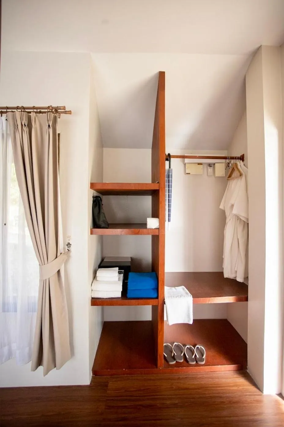 wardrobe, Bed in Bakantiang Resort