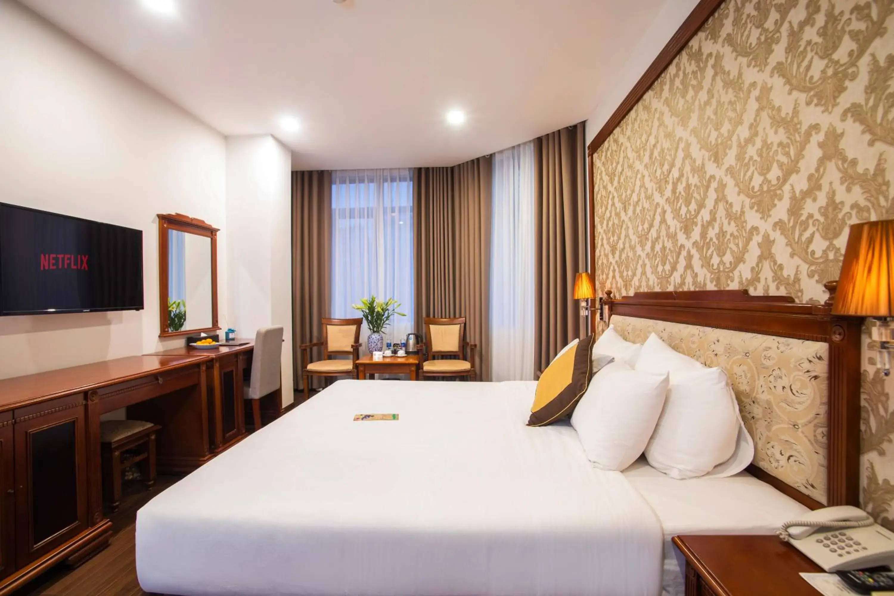 Deluxe Double or Twin Room with City View in Western Hanoi Hotel Deluxe Double or Twin Room with City View in Western Hanoi Hotel