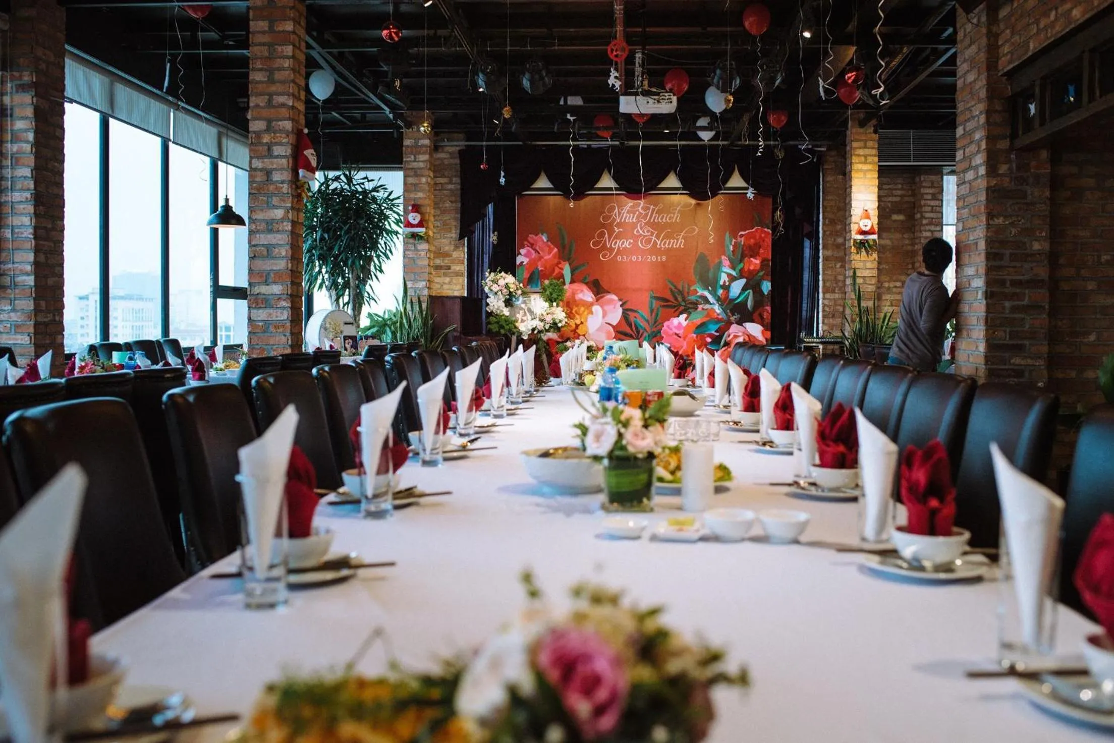 Restaurant/places to eat in Western Hanoi Hotel